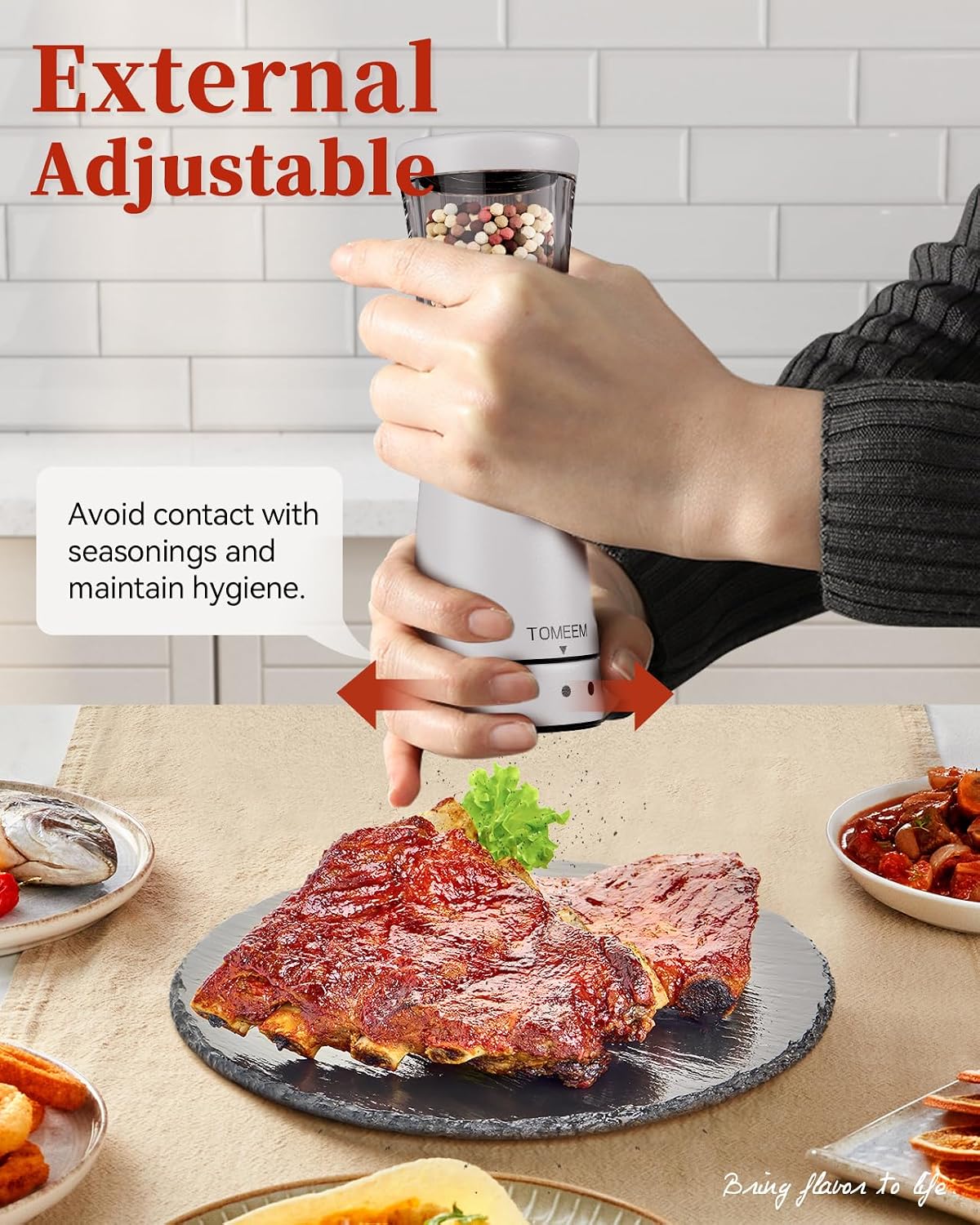 Detalle de Electric Salt and Pepper Grinder Set with Storage Base (Stainless Steel, Rechargeable, Adjustable Coarseness)