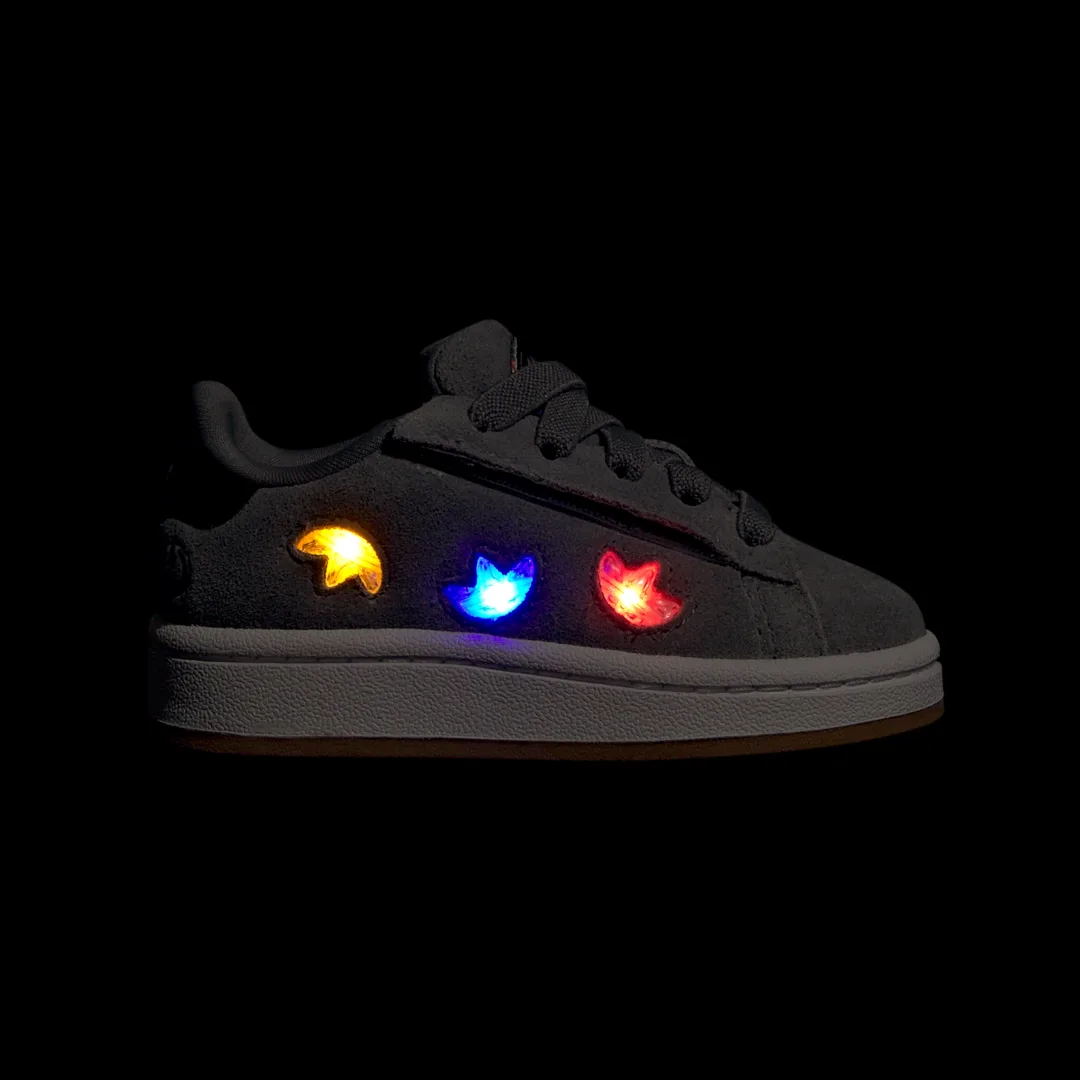 Detalle de Adidas Campus 00s con LED y cordones elásticos – Zapatilla gris