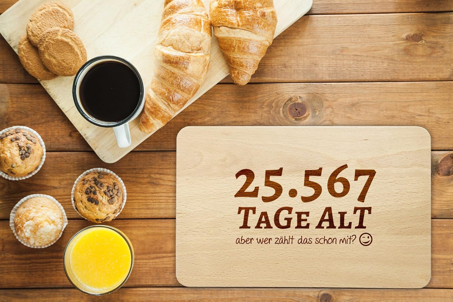Thumbnail 3 de Brotzeitbrett zum 70. Geburtstag – Schneidbrett mit Spruch (22 × 14 × 1 cm) aus Buche
