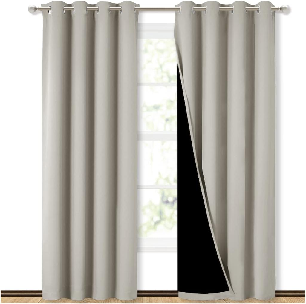 Detalle de NICETOWN blackout curtains 52x84 two-panel set