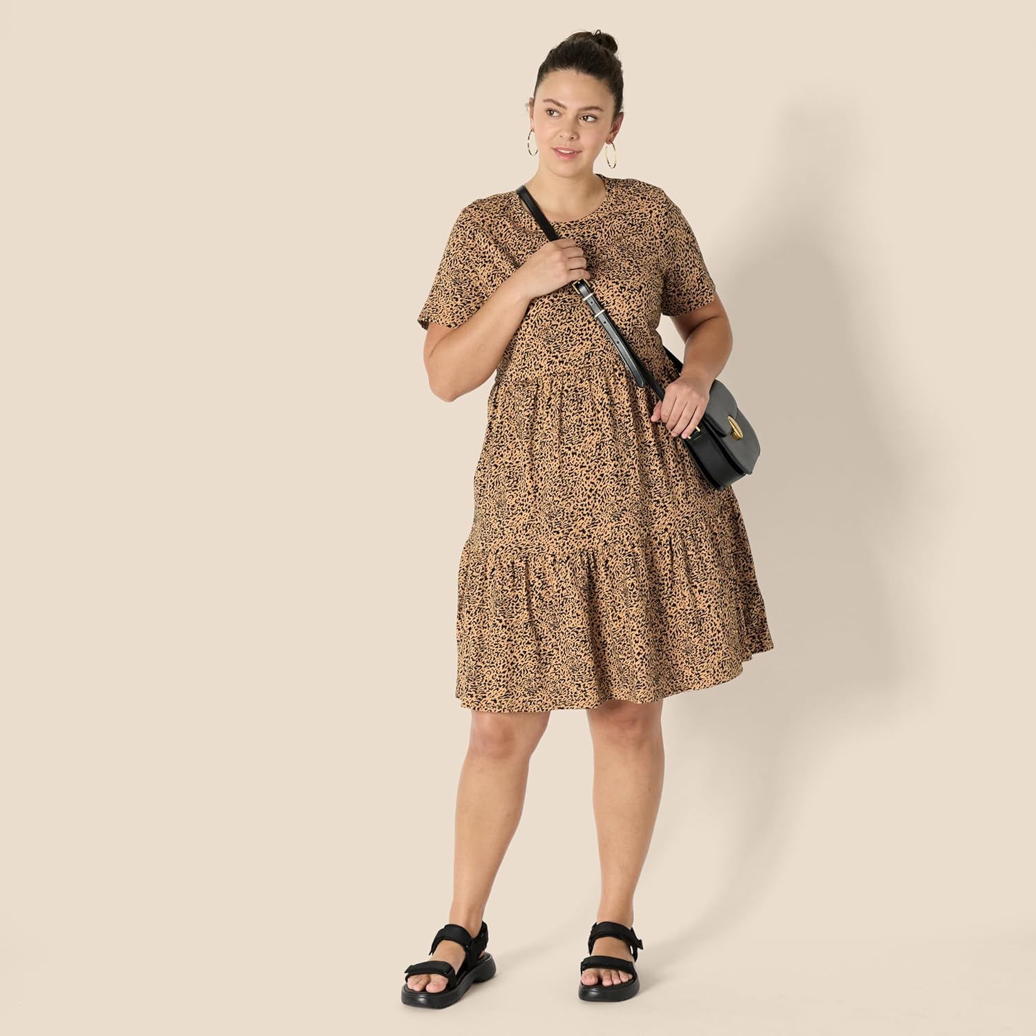 Thumbnail 3 de Amazon Essentials Women’s Casual Cotton Short Sleeve Tiered Dress (Crew Neck)