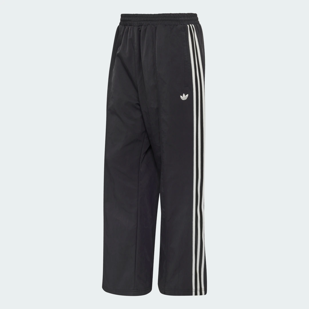 Detalle 2 de Pantalón BritCore de Adidas – Negro