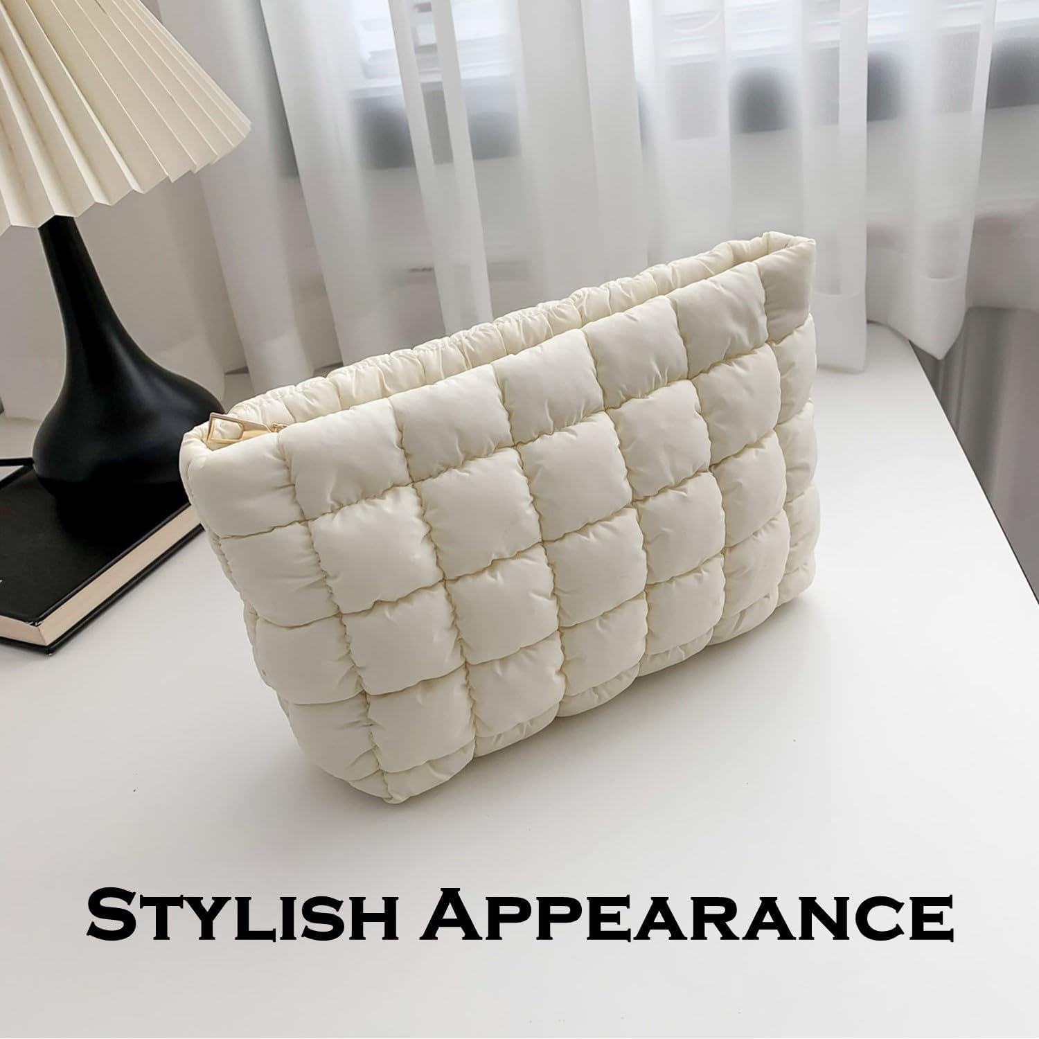 Detalle 2 de HFLZBRO Quilted Makeup Bag, White