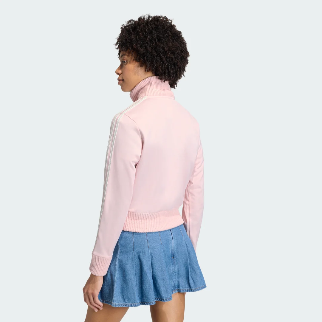 Detalle 2 de SUDADERA FIREBIRD de Adidas con detalles de punto de ganchillo en rosa