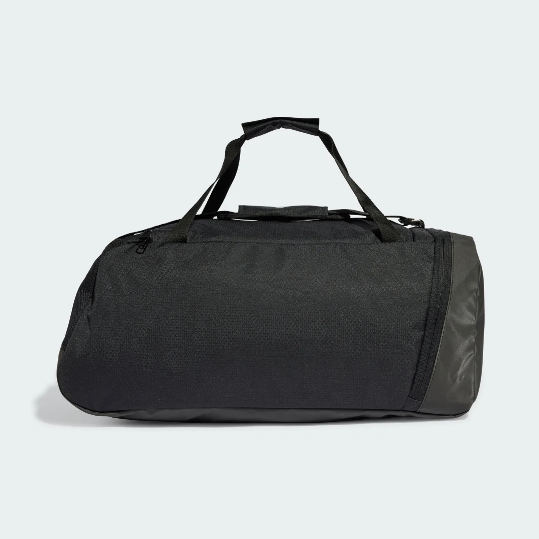 Detalle 2 de Essentials Bolsa de viaje mediana 3 bandas