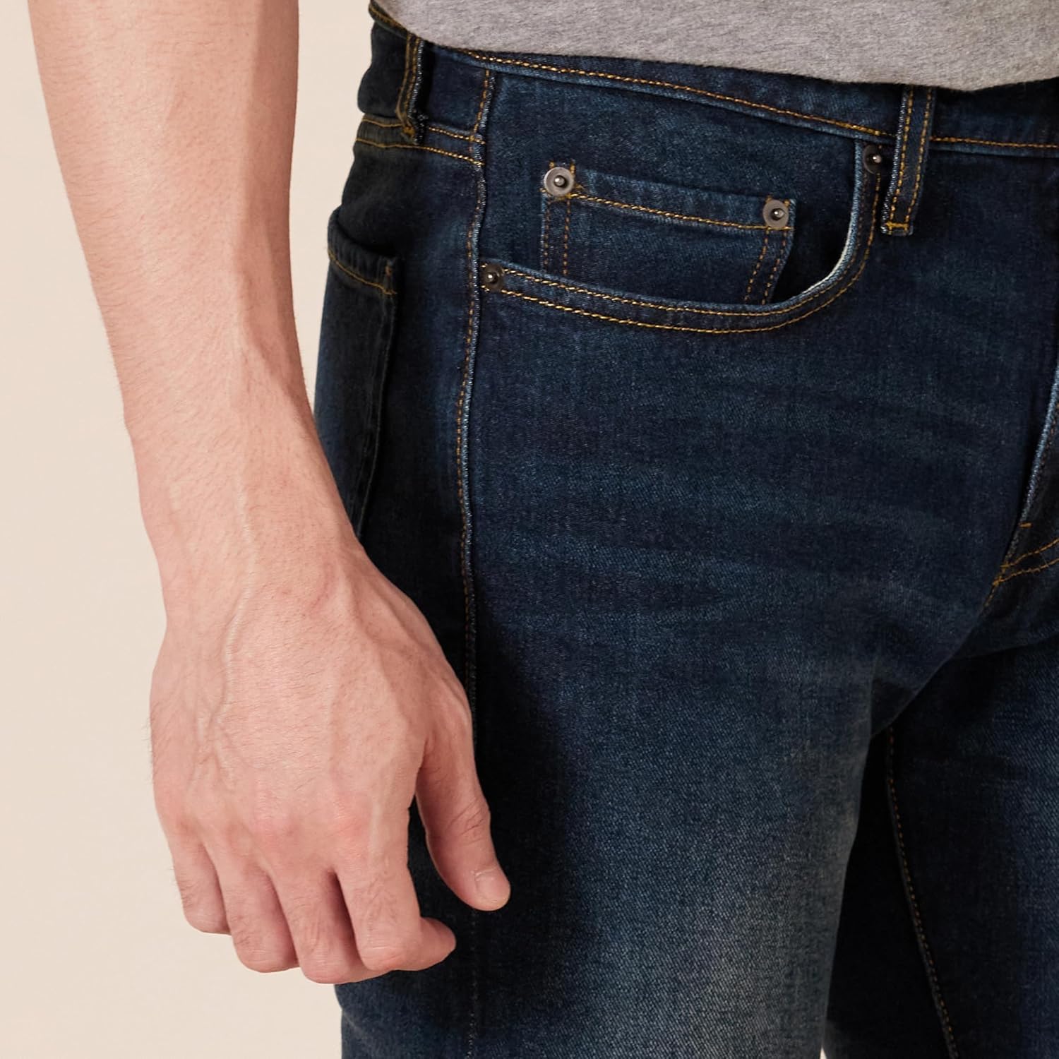 Thumbnail 3 de Amazon Essentials Herren Stretchjeans in Skinny-Passform – Auslauffarben