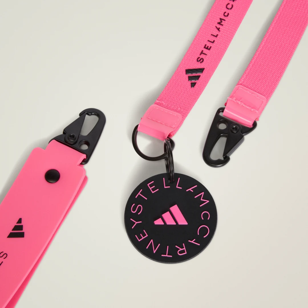 Detalle de Colgante adidas by Stella McCartney – Rosa