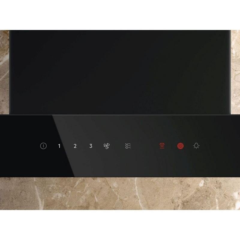 Detalle de Electrolux LFT819K: Campana extractora 90 cm con ducto o recirculación, acabado negro