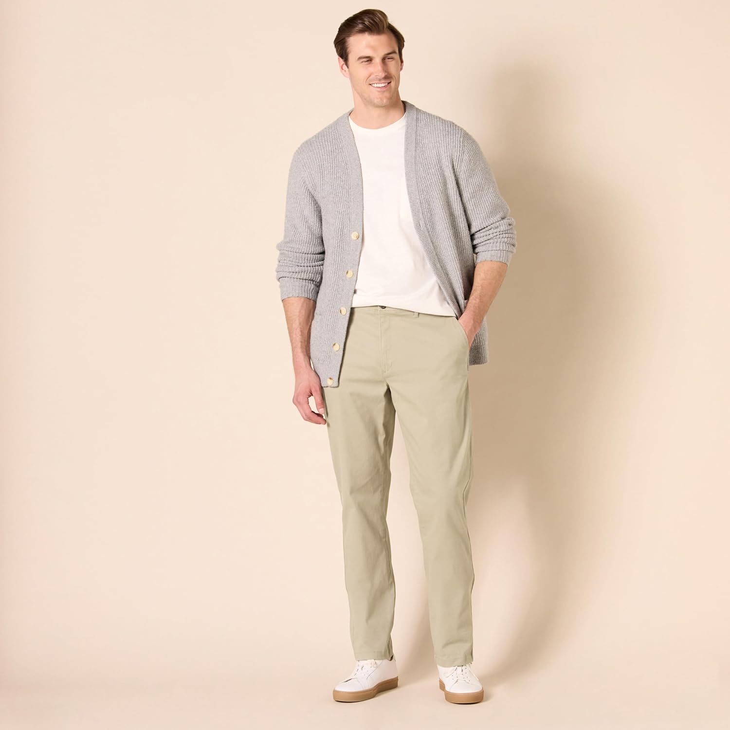 Thumbnail 6 de Amazon Essentials Herren Legere Stretch-Chinohose mit klassischer Passform (Skinny Fit) in Khaki