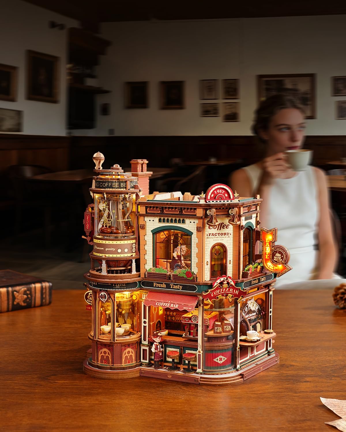Detalle 2 de ROKR 3D Holzpuzzle Erwachsene Dream Coffee Factory – Handwerkliches Diorama zum Selberbauen