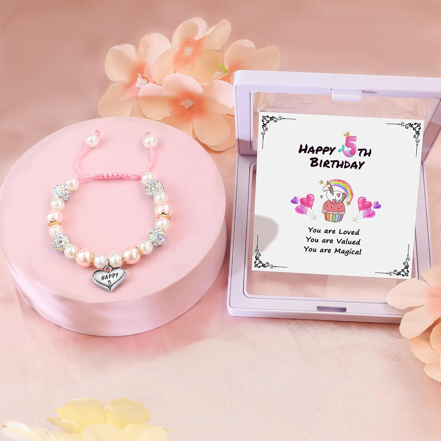 Detalle de Sereney Beaded Birthday Bracelet for Girls – Adjustable Pink & White Pearl with Cross Pendant
