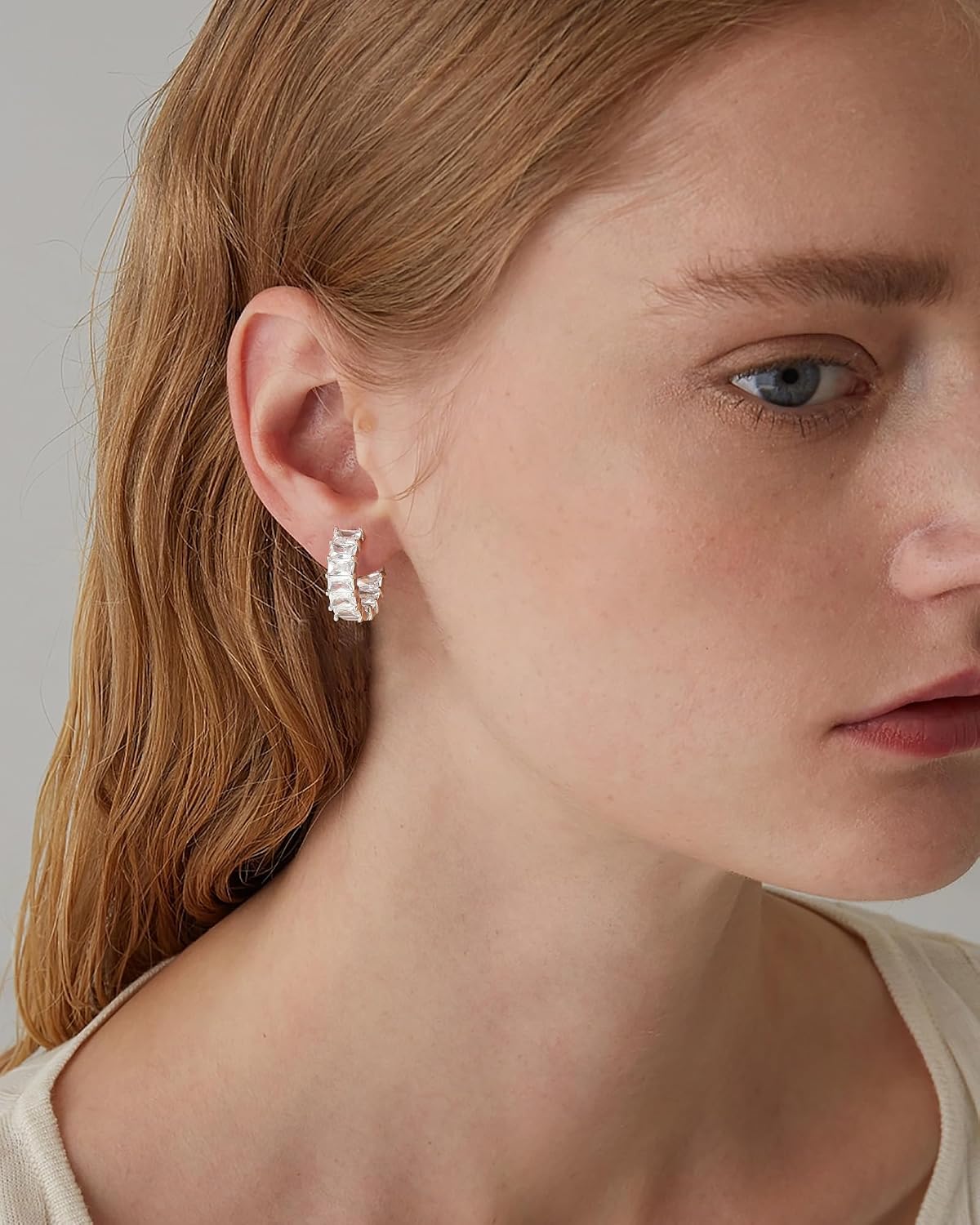 Detalle de Mesovor Boucles d’oreilles créoles argent avec zircone cubique (huggie hoops) pour femmes et filles