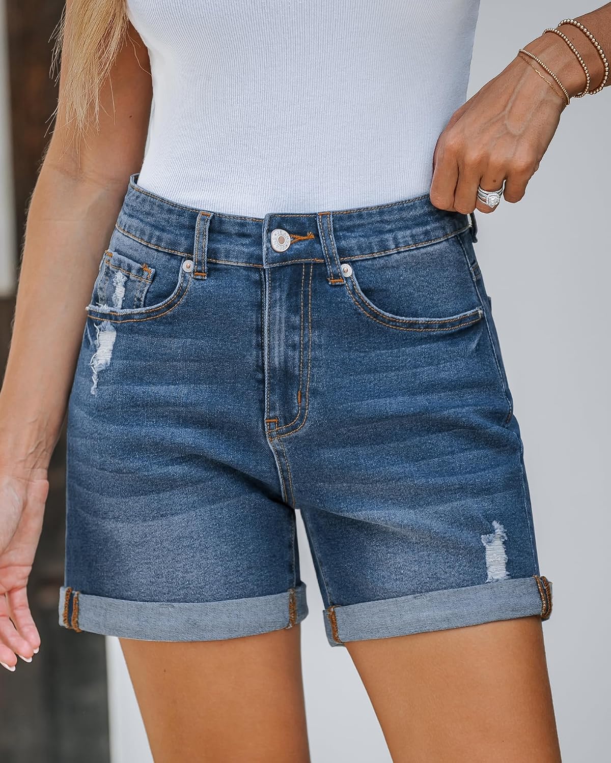 Detalle de LookbookStore Women's Stretchy High-Waisted Ripped Denim Shorts with Pockets