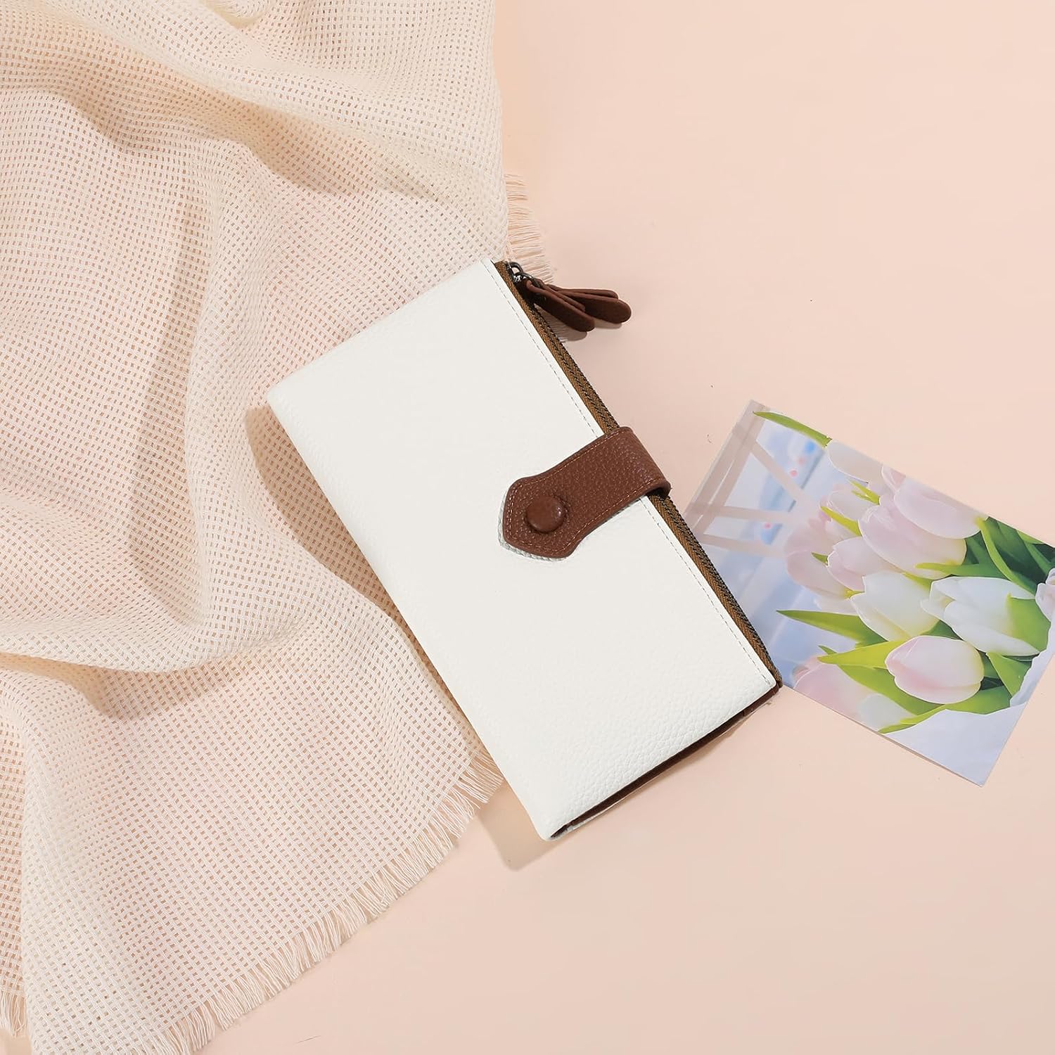 Detalle de GOIACII Womens RFID Blocking Wallet: Large Bifold with 13 Cards, Double Zip, White/Brown
