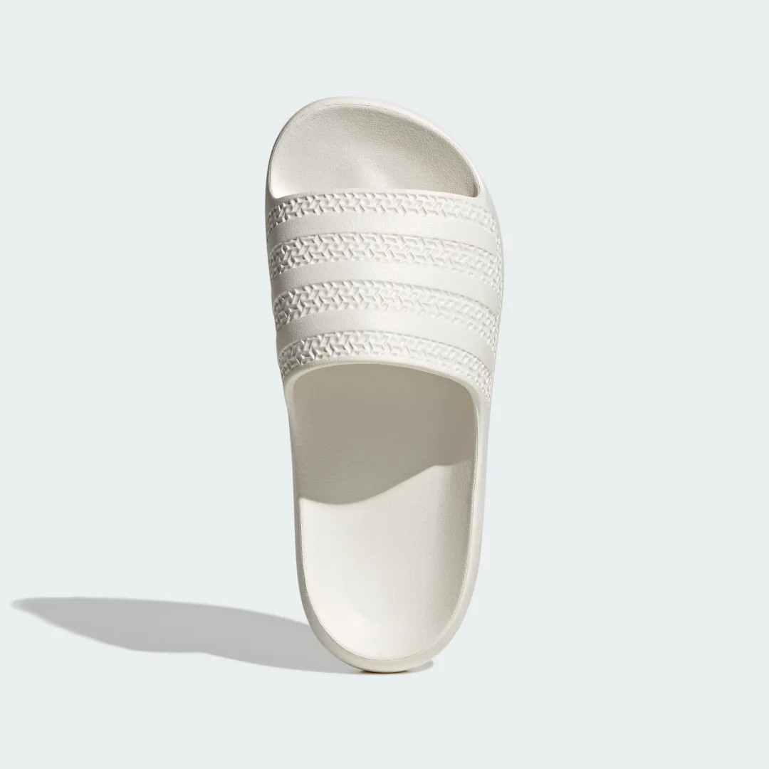 Detalle 2 de Adidas Chancla Adilette Ayoon en color blanco