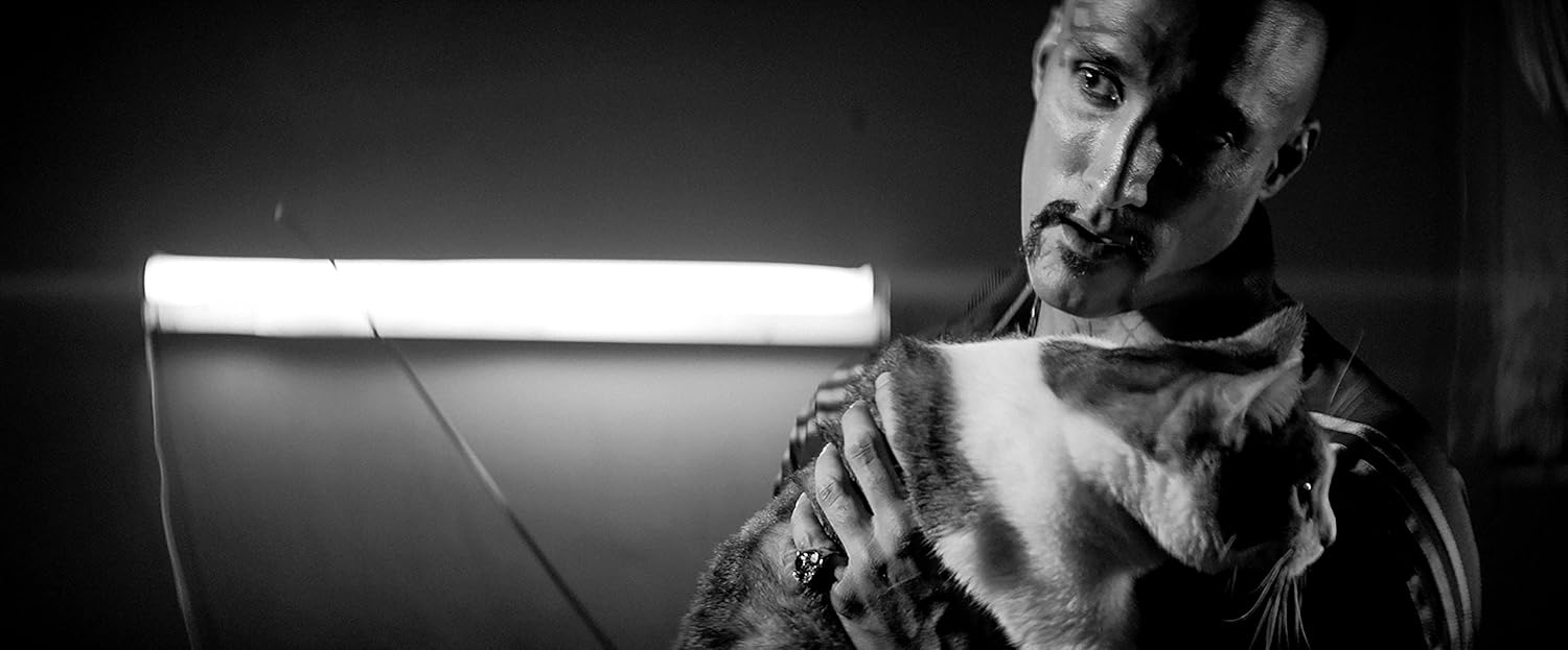 Thumbnail 3 de A Girl Walks Home Alone at Night [Blu-ray] 📺