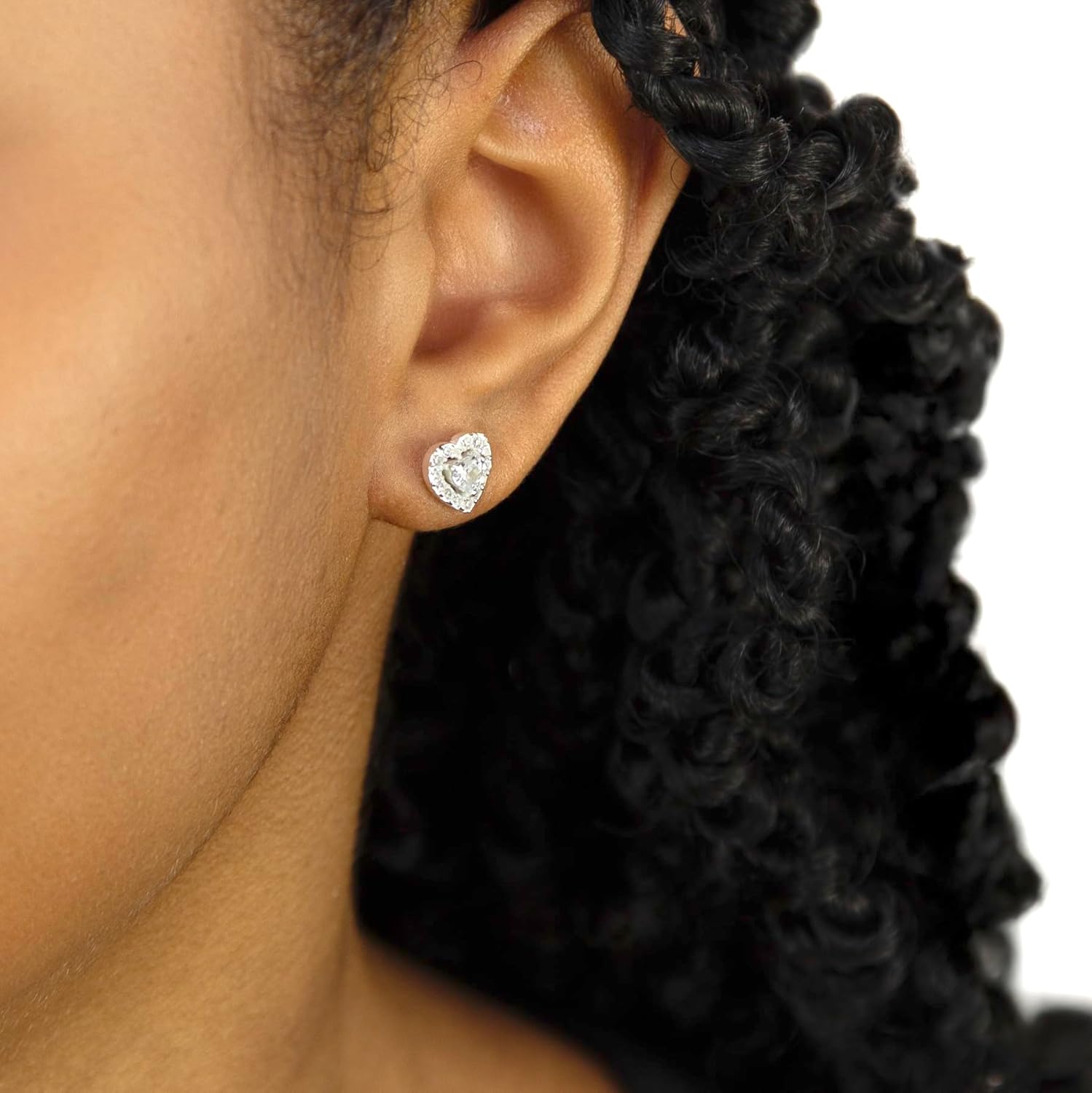 Thumbnail 1 de Amazon Essentials boucles d’oreilles clous en argent sterling à cœur pavé