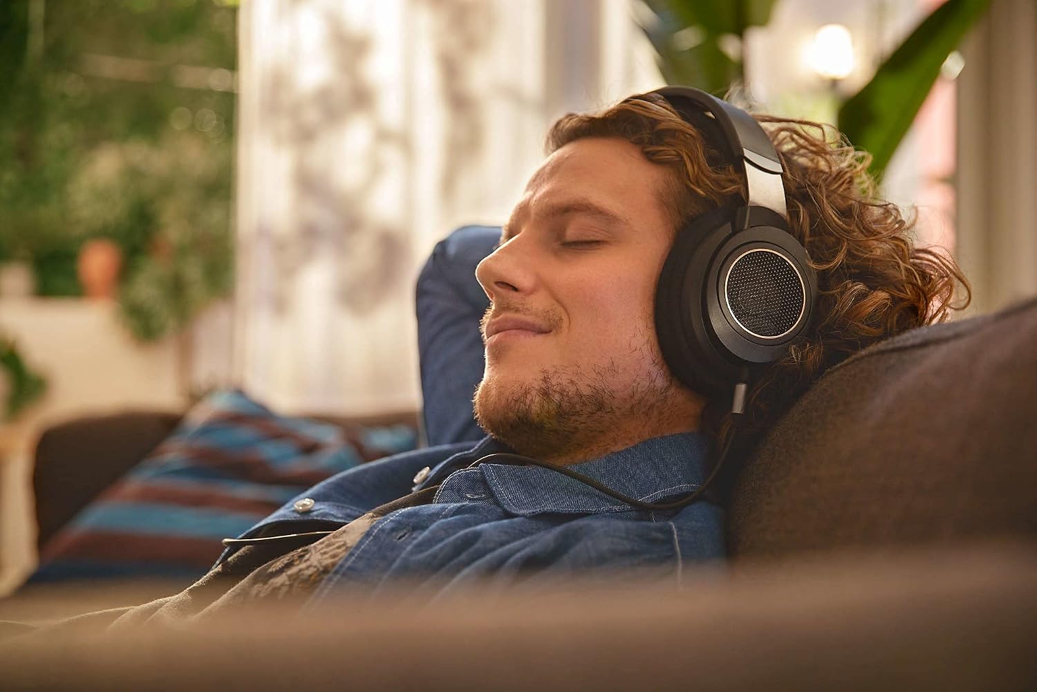 Detalle 2 de PHILIPS SHP9600/00 Open-Back Over-Ear Headphones with 50 mm Drivers