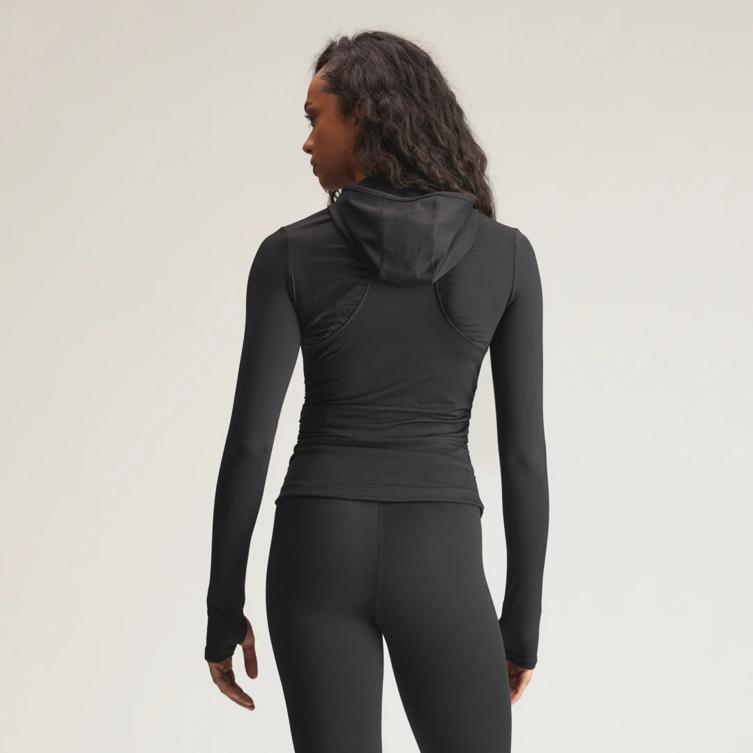Detalle 2 de Camiseta manga larga fruncida adidas by Stella McCartney Studio – Negro