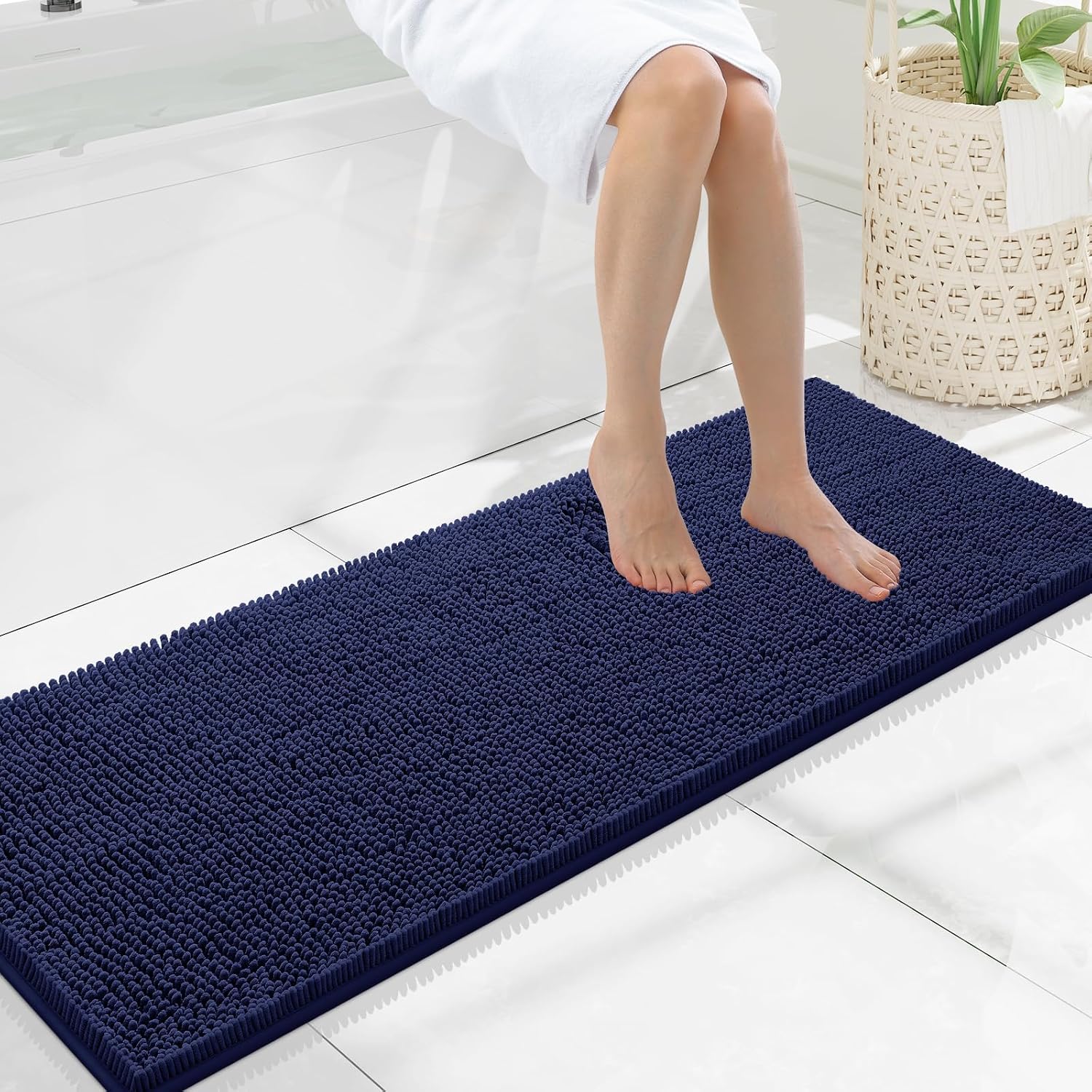 Detalle de Smiry Luxury Chenille Bathroom Rug 47x17, Absorbent Runner 🧻