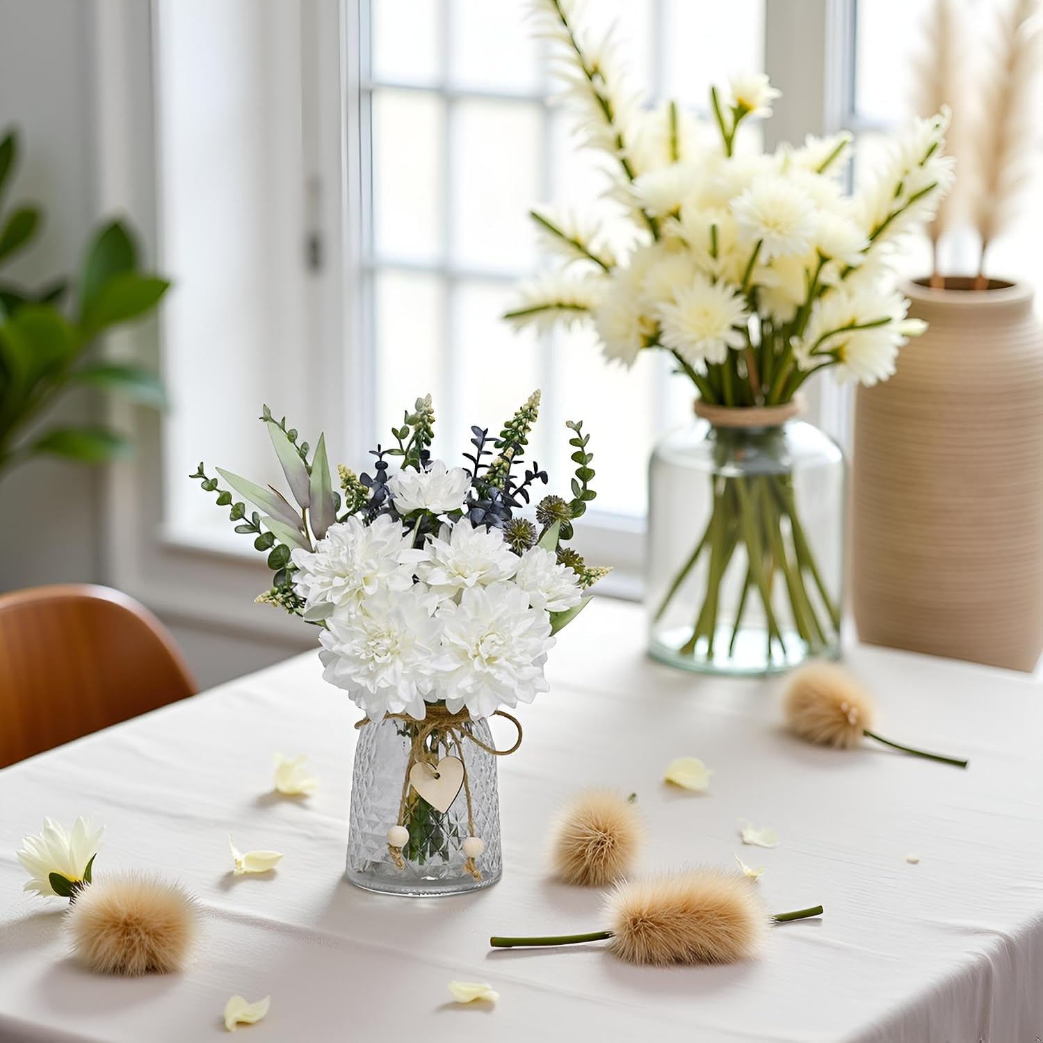 Detalle de Artificial Dahlia Bouquet with Glass Vase