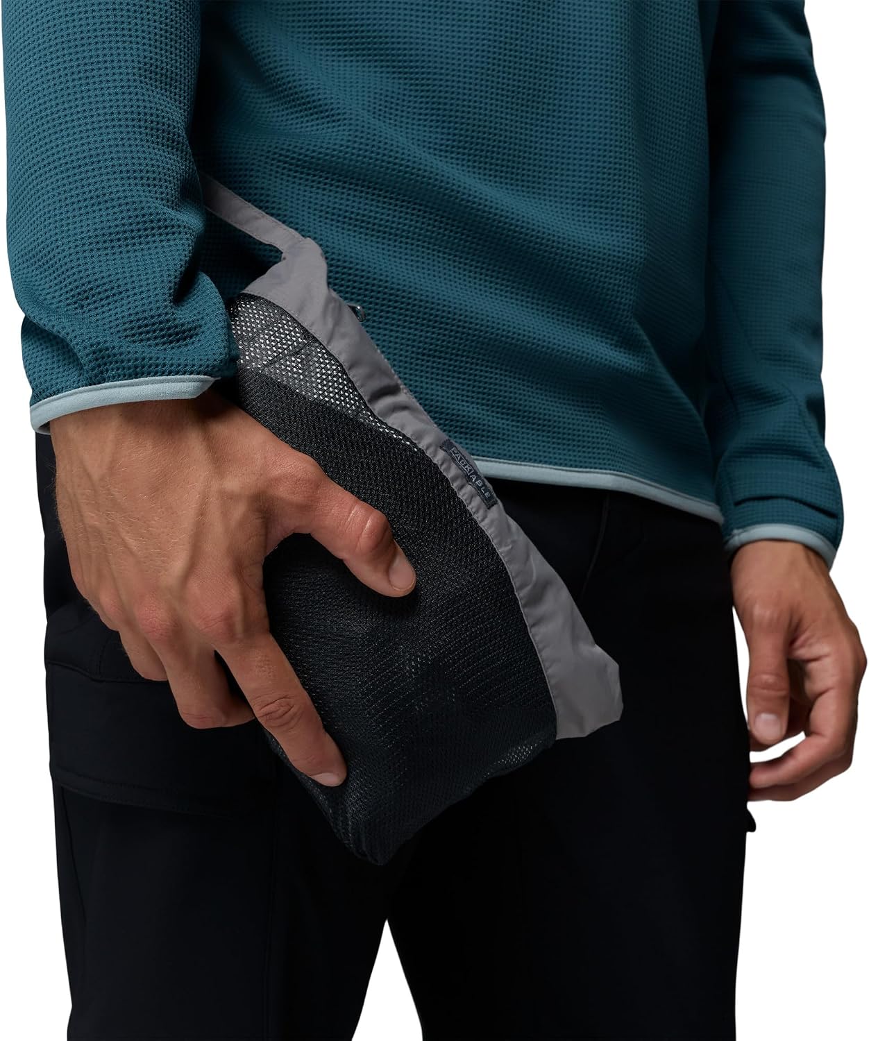 Detalle de Columbia Pouring Adventure III Chaqueta para Hombre: impermeable y transpirable para aventuras y uso urbano