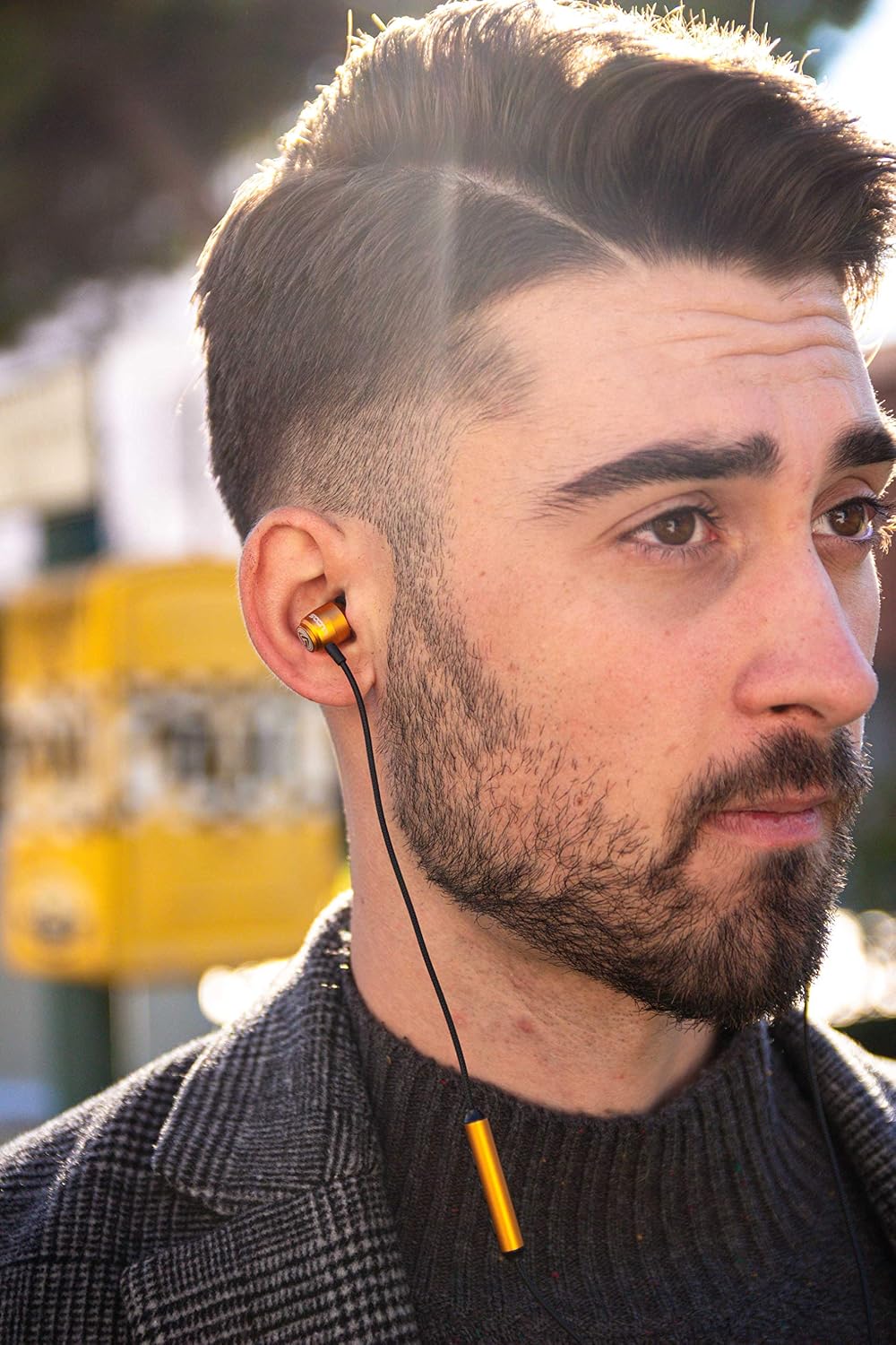 Detalle 2 de Ludos CLAMOR Wired Earbuds with Microphone & Call Control, Memory Foam Eartips (5 Year Warranty)