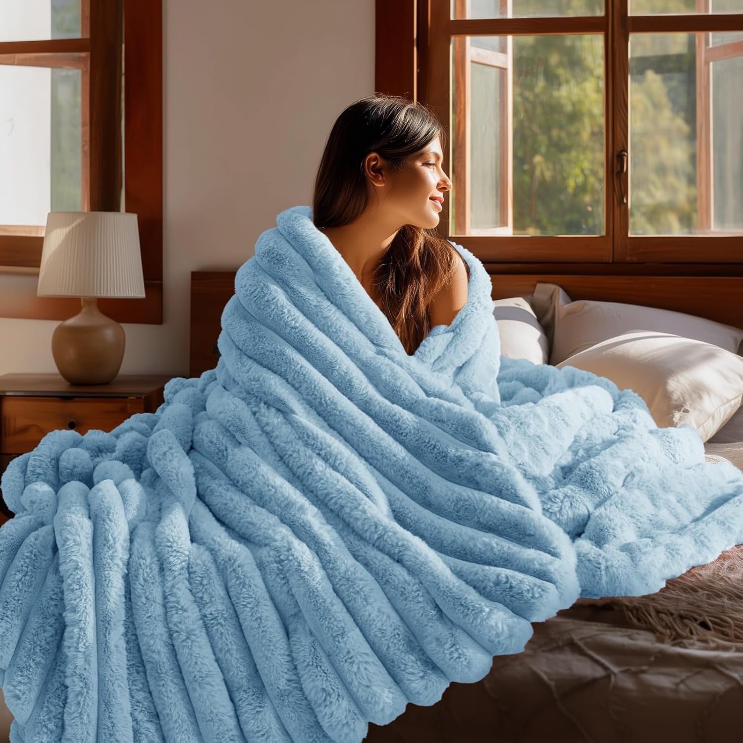 Detalle de BEDELITE Faux Rabbit Fur Blanket 50"x60" 🛋