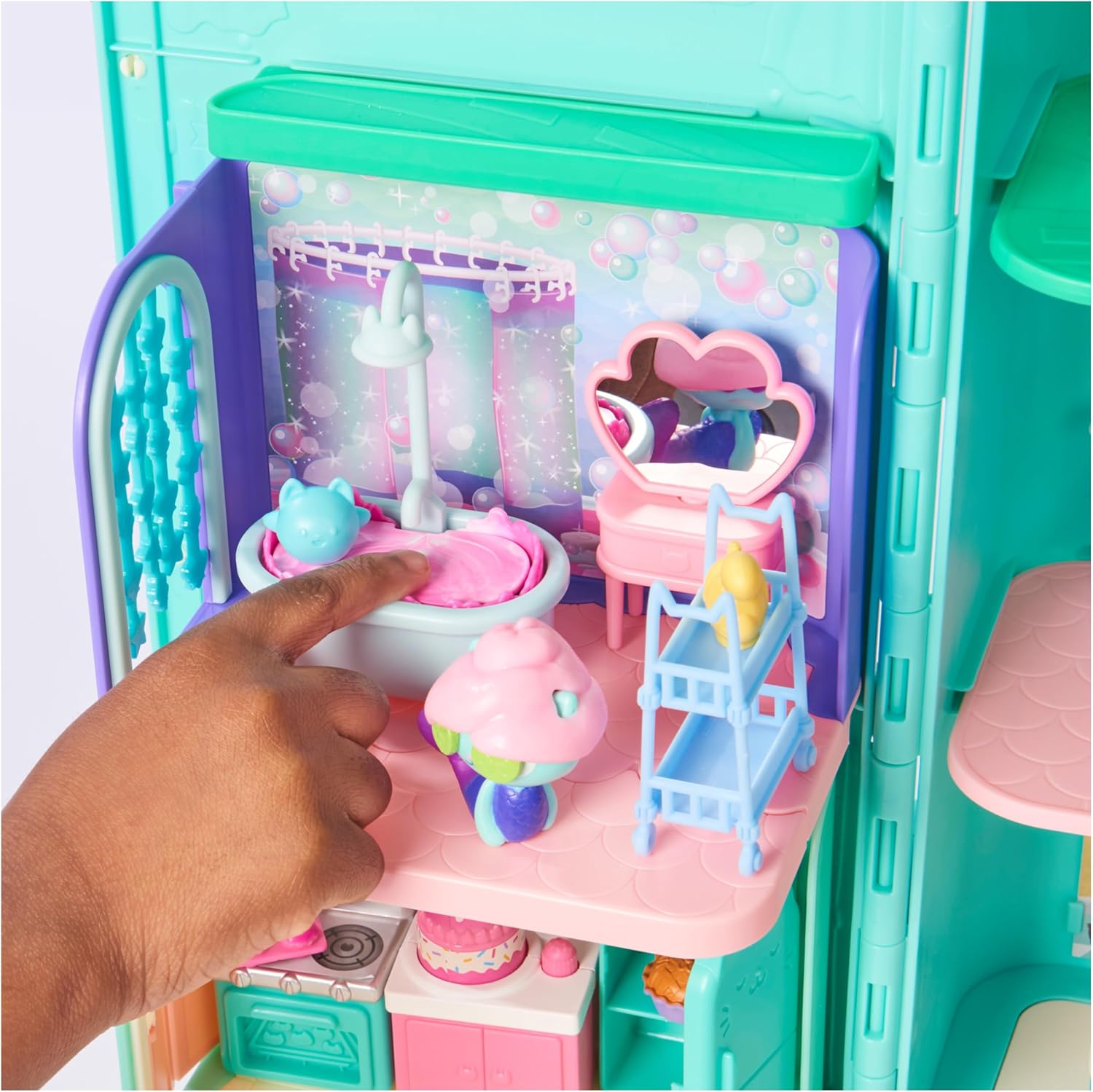 Detalle de Gabby’s Dollhouse Primp and Pamper Bathroom