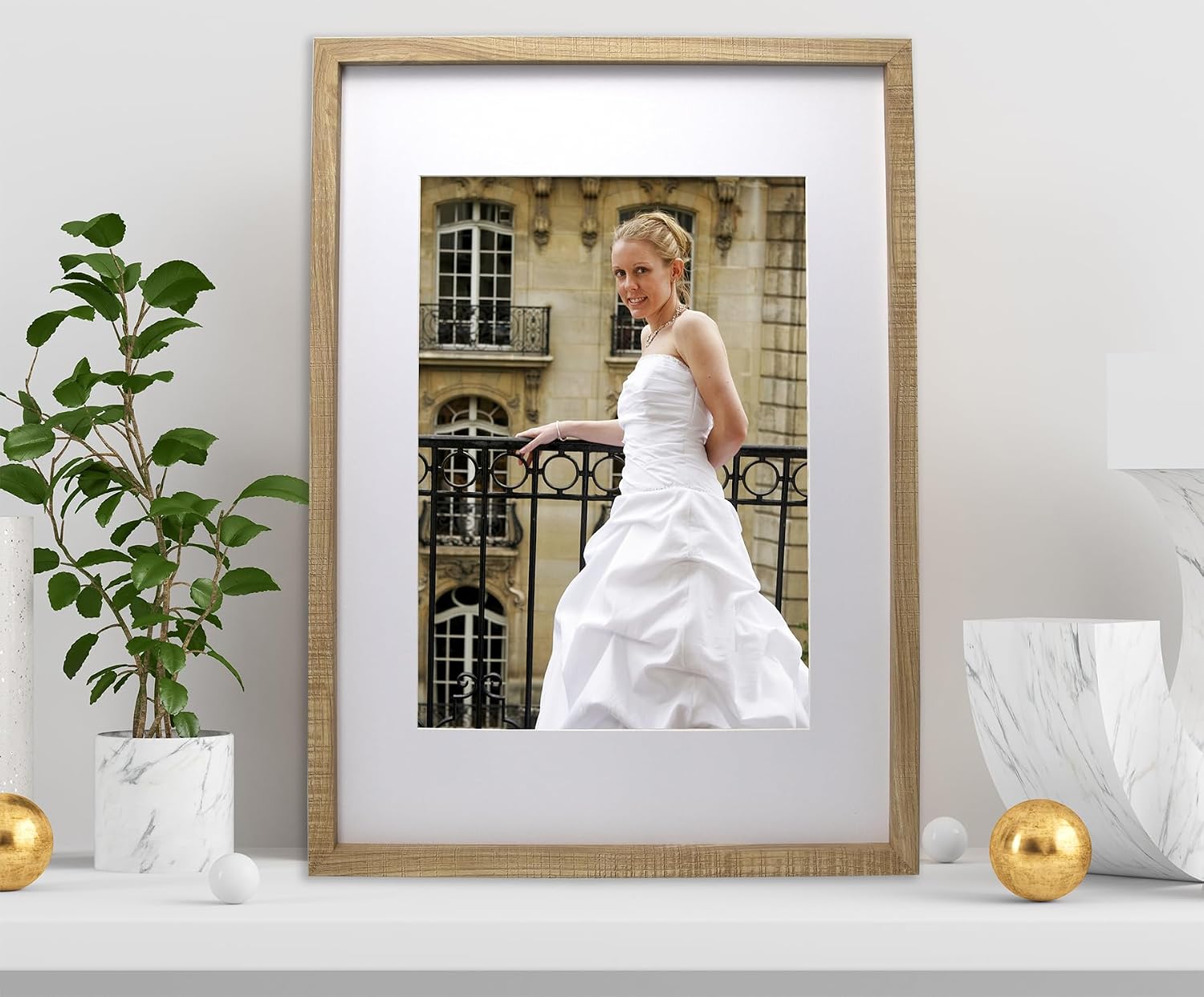 Detalle 2 de Natural Wood Effect A2 Frames