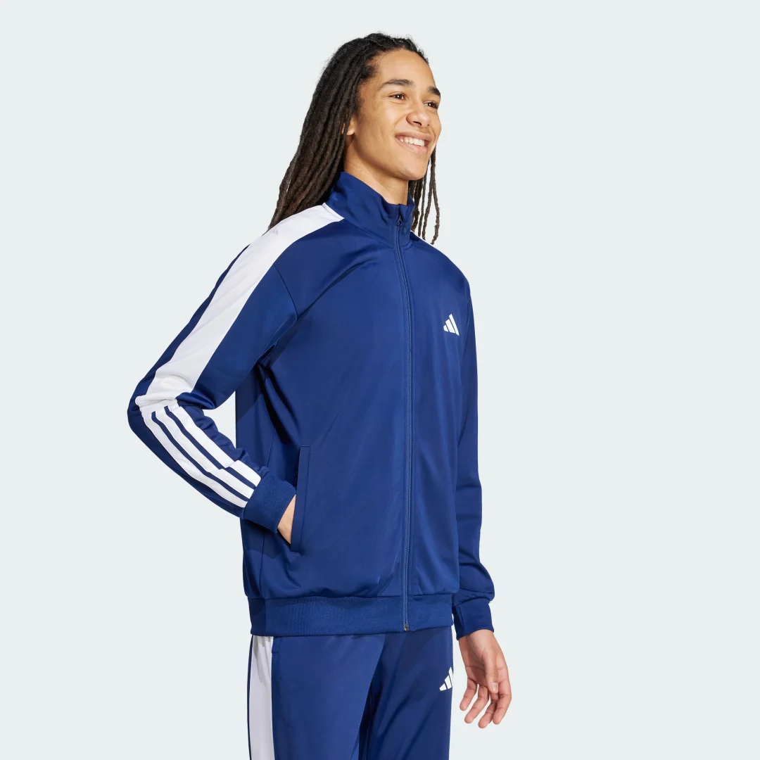 Detalle de adidas Colourblock Track Top azul: chaqueta tipo track con diseño colorblock