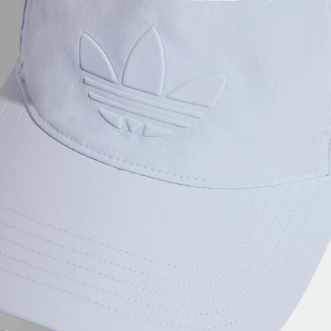 Detalle de Gorra suave Everyday Icons de Adidas – color Azul