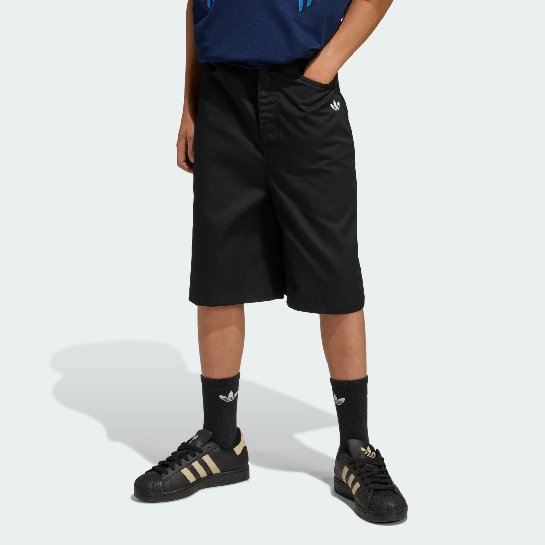Detalle de Pantalón corto vaquero de sarga Adidas – negro