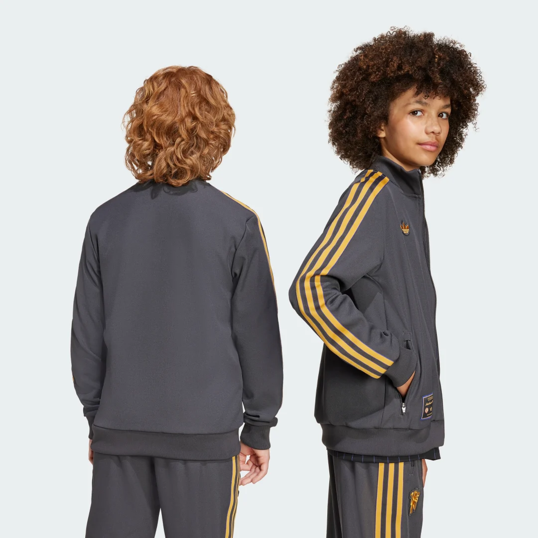 Detalle 2 de Chaqueta deportiva Terrace Icons Manchester United de Adidas en negro