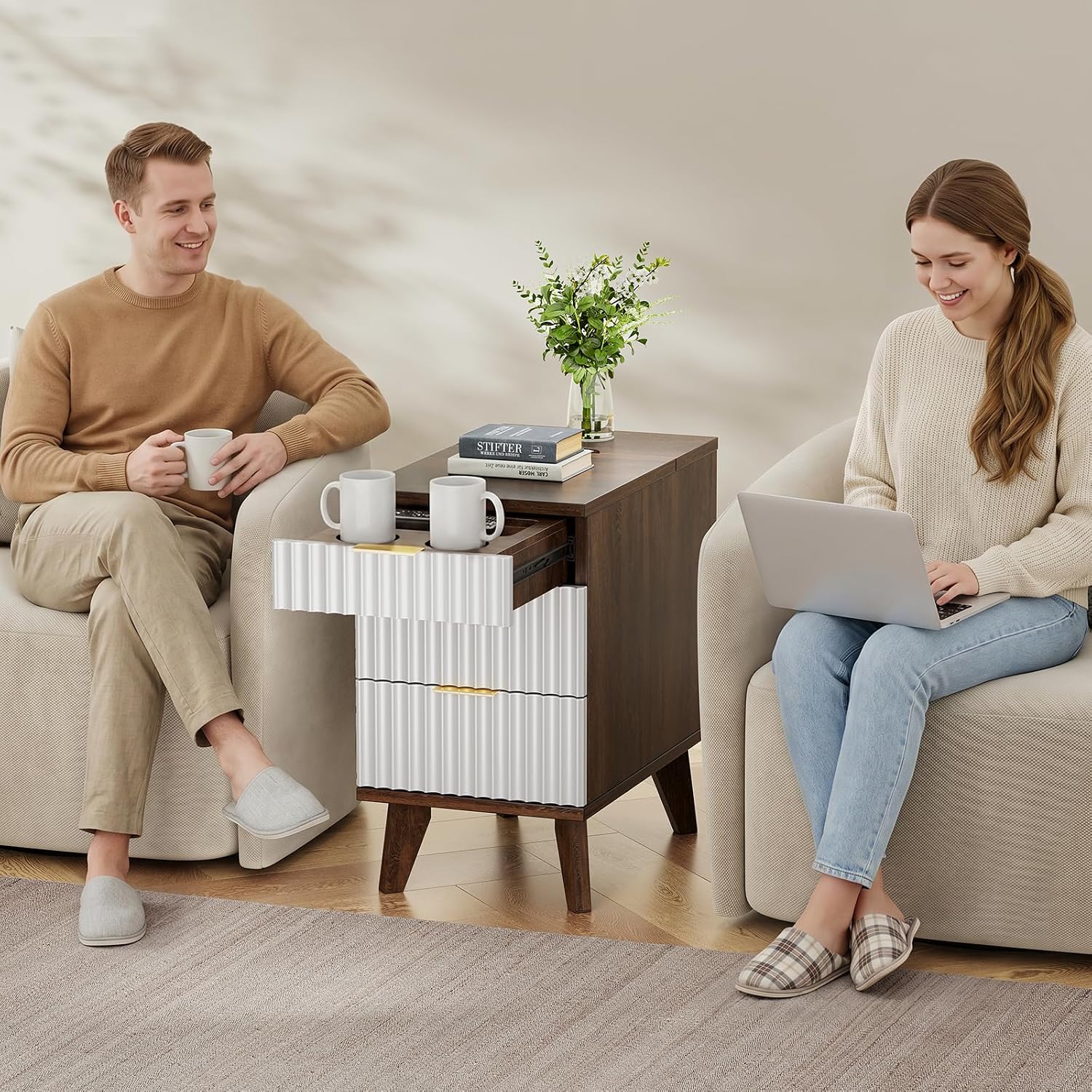 Detalle de Kalrin End Table with 3 Drawers