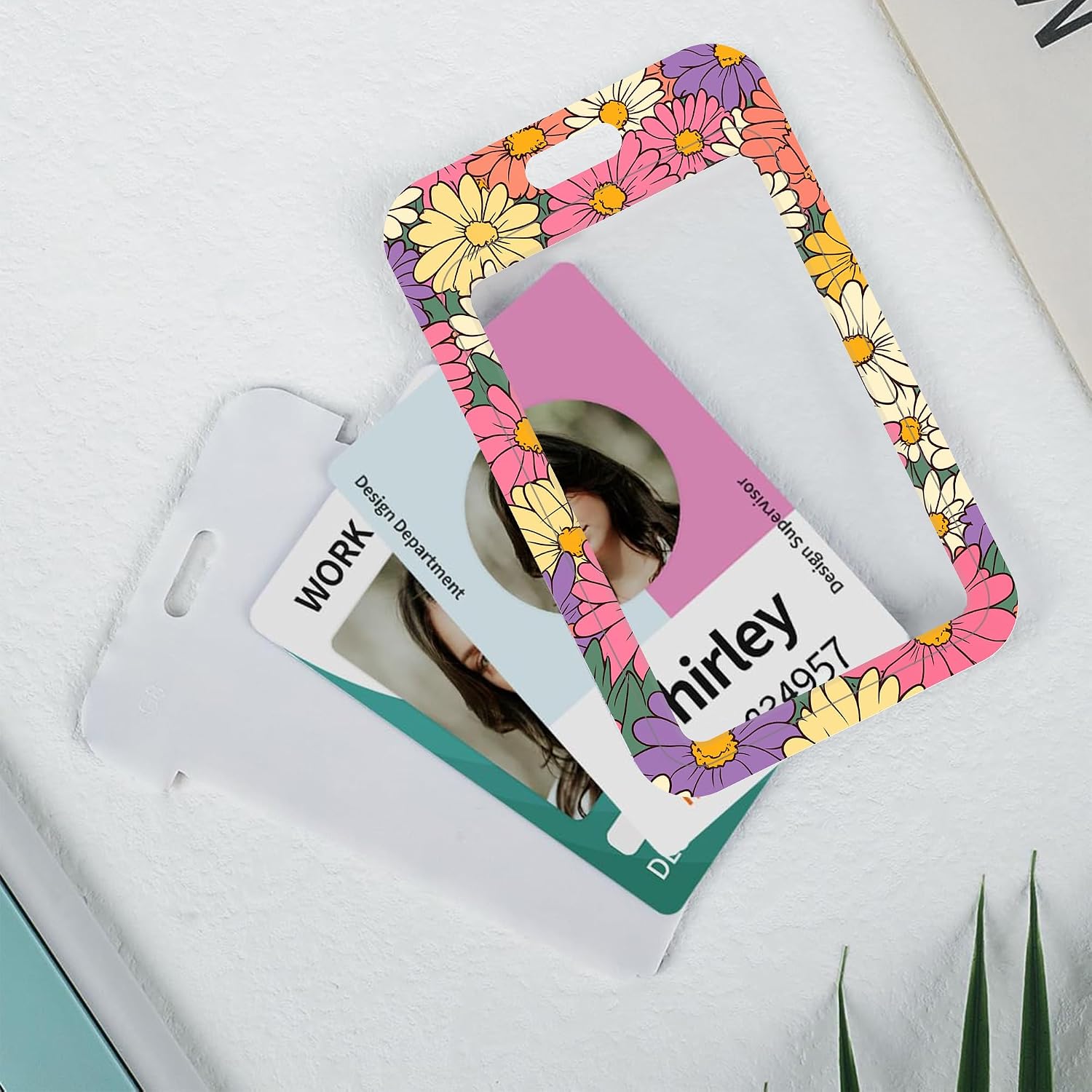 Thumbnail 6 de Retractable ID Badge Holder with Black Cat Flower Design