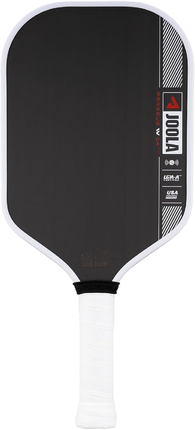 Detalle de JOOLA Pro IV pickleball paddle with raw carbon fiber