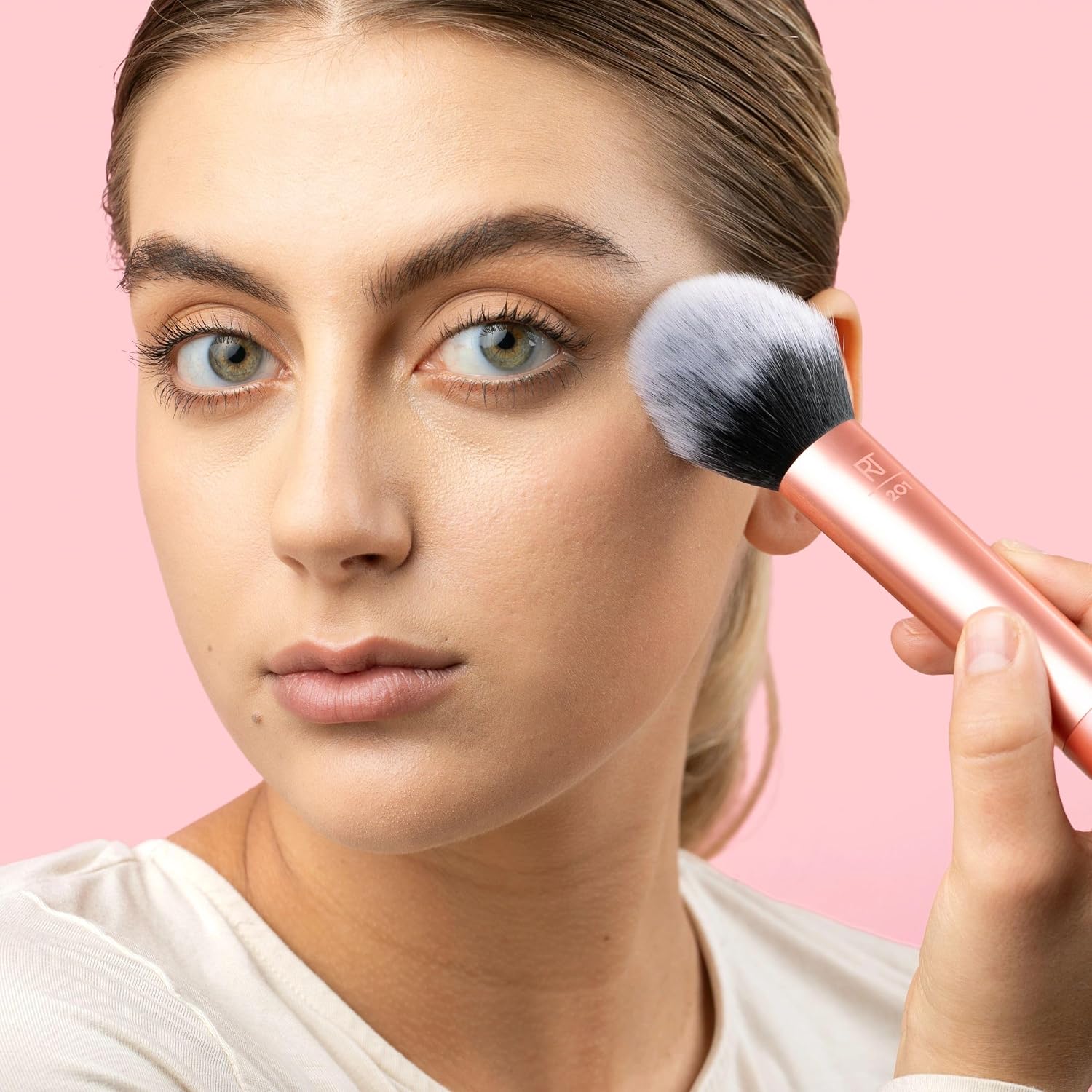 Detalle 2 de Real Techniques Pennello da trucco in polvere morbido