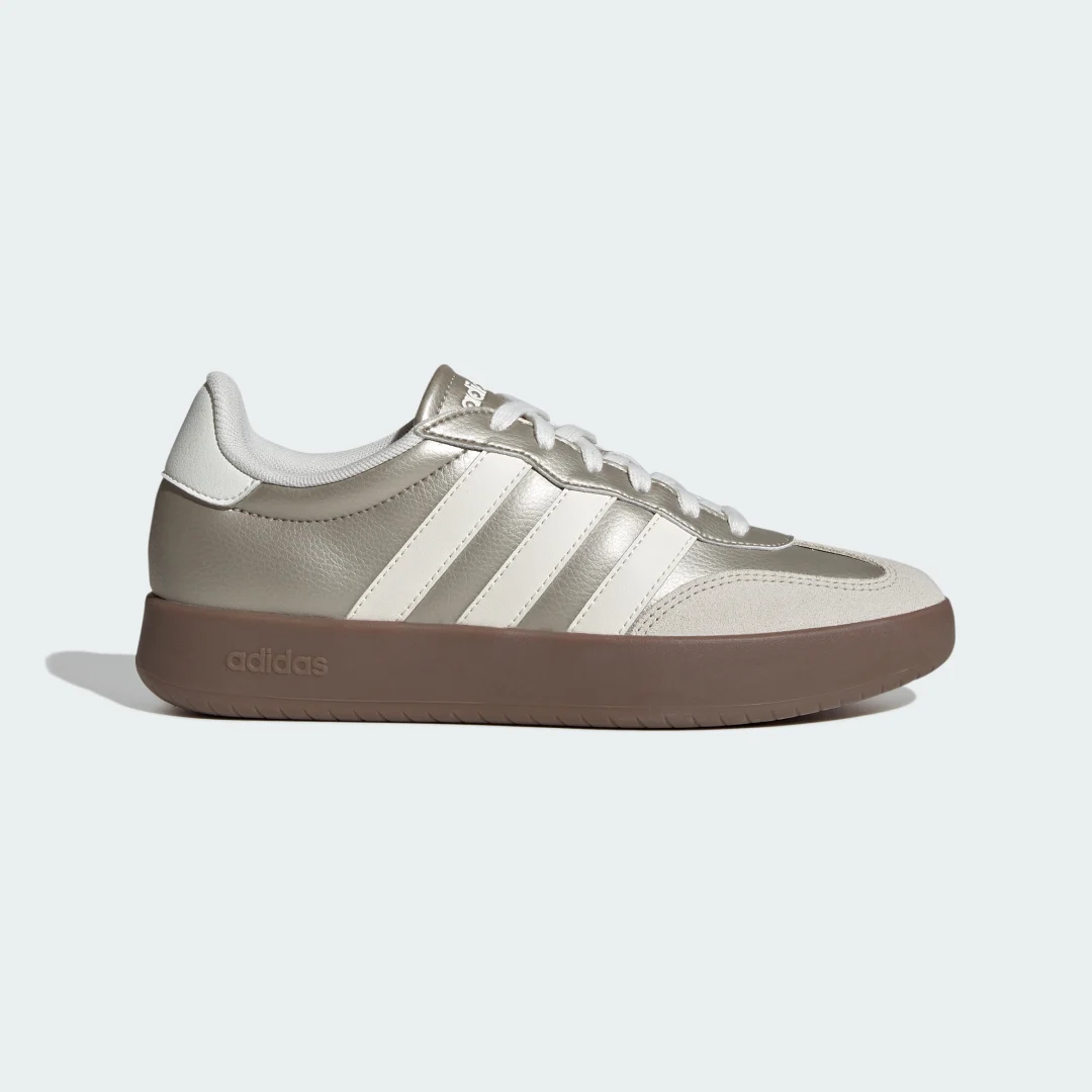 Detalle de Zapatilla Barreda de Adidas: estilo plateado para uso diario y paseo urbano