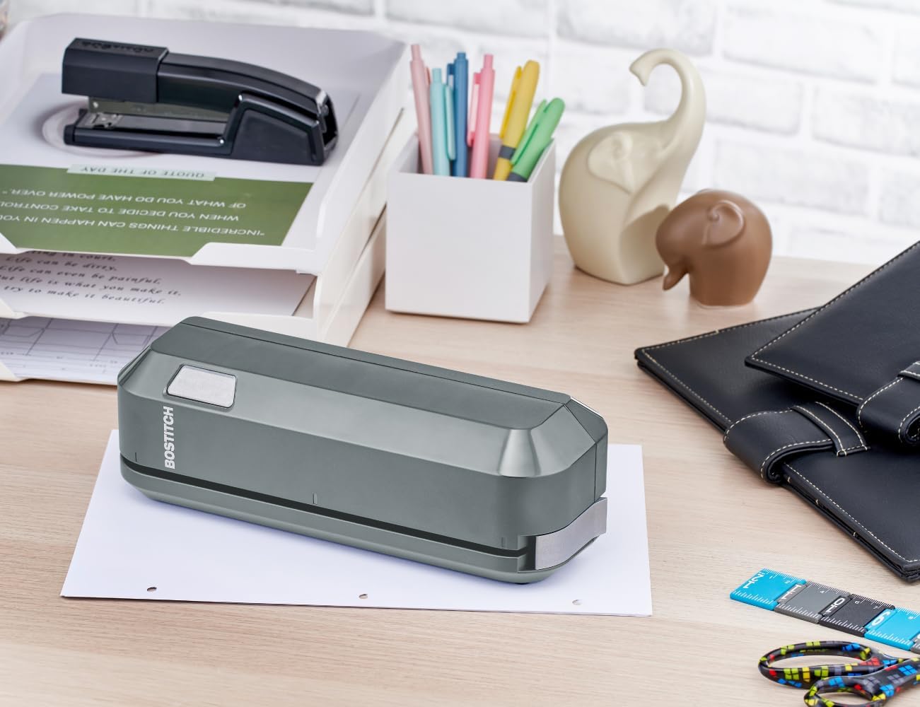 Thumbnail 6 de Bostitch Electric 3-Hole Punch, 20-Sheet Capacity
