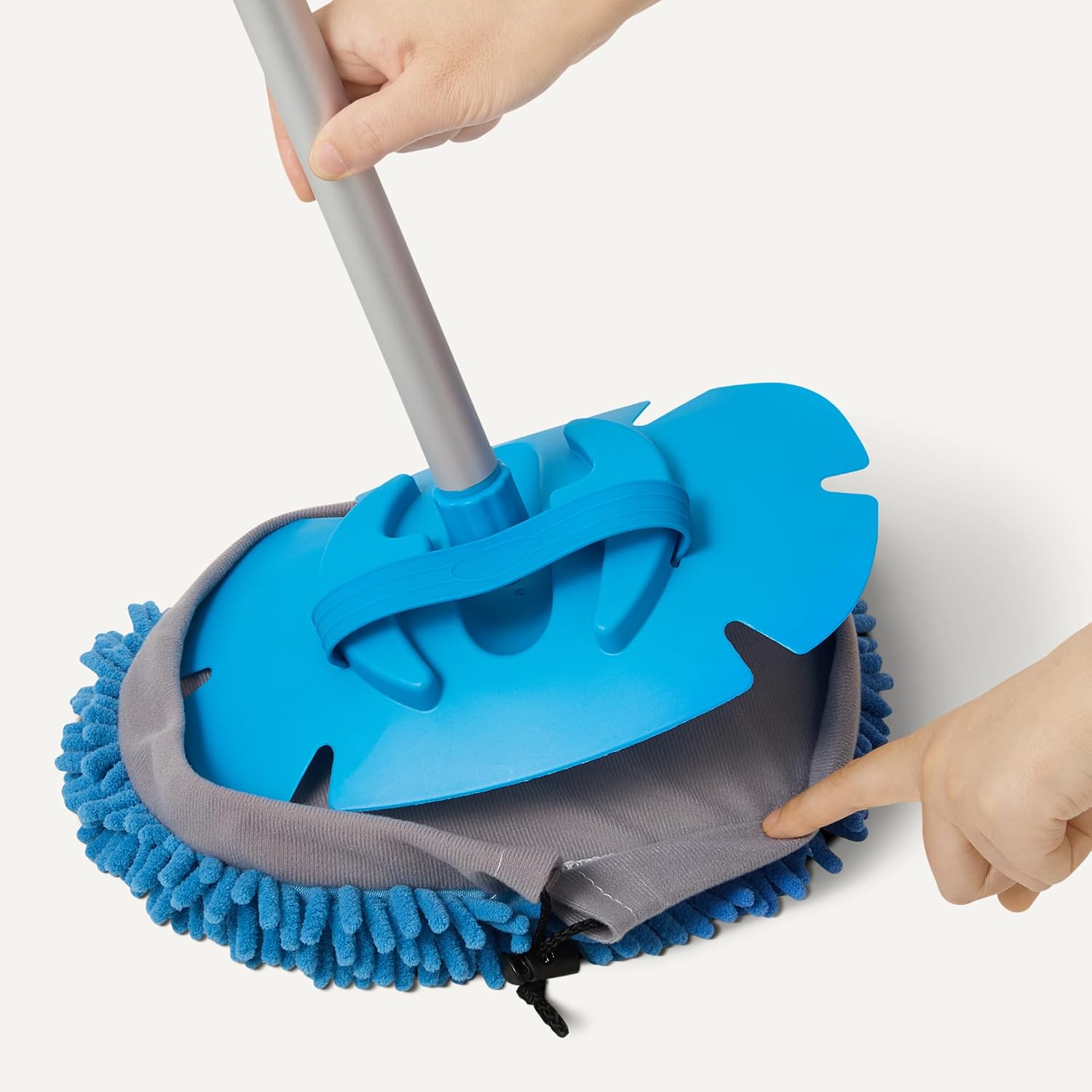 Detalle de Amazon Basics Brosse Télescopique 158 cm