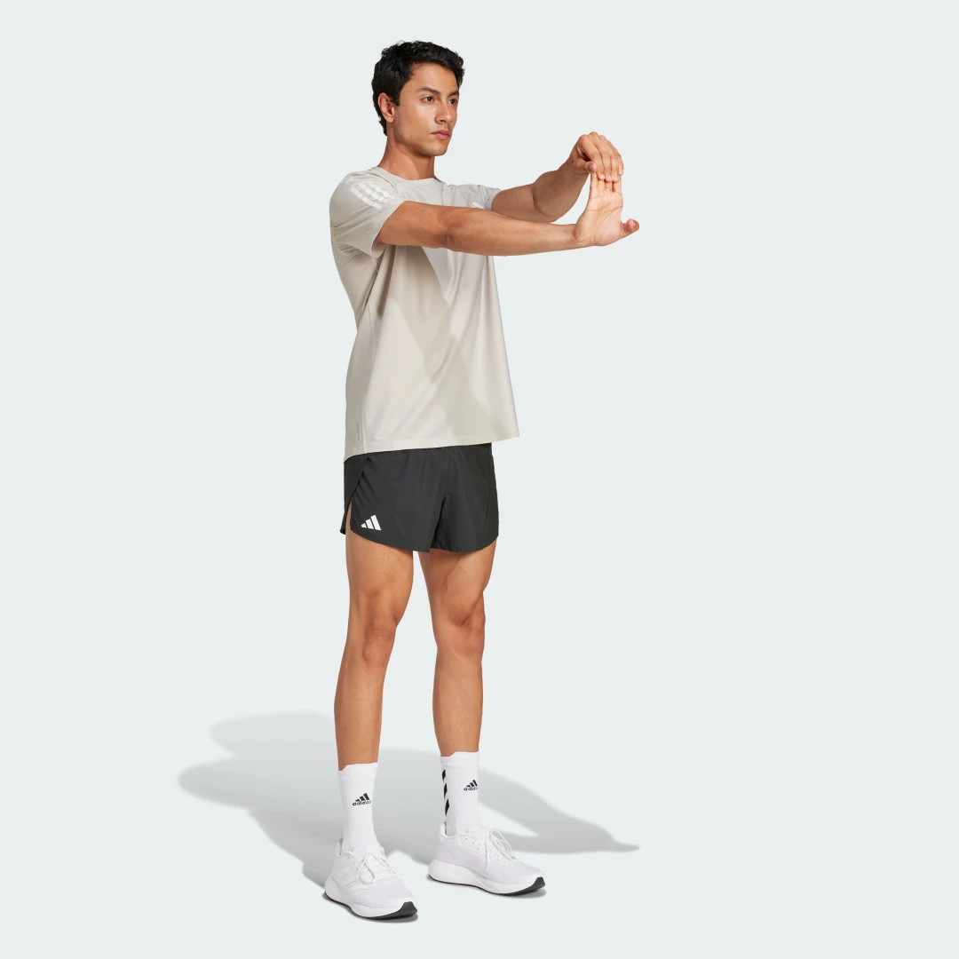 Detalle de Camiseta Adidas Own the Run Beige