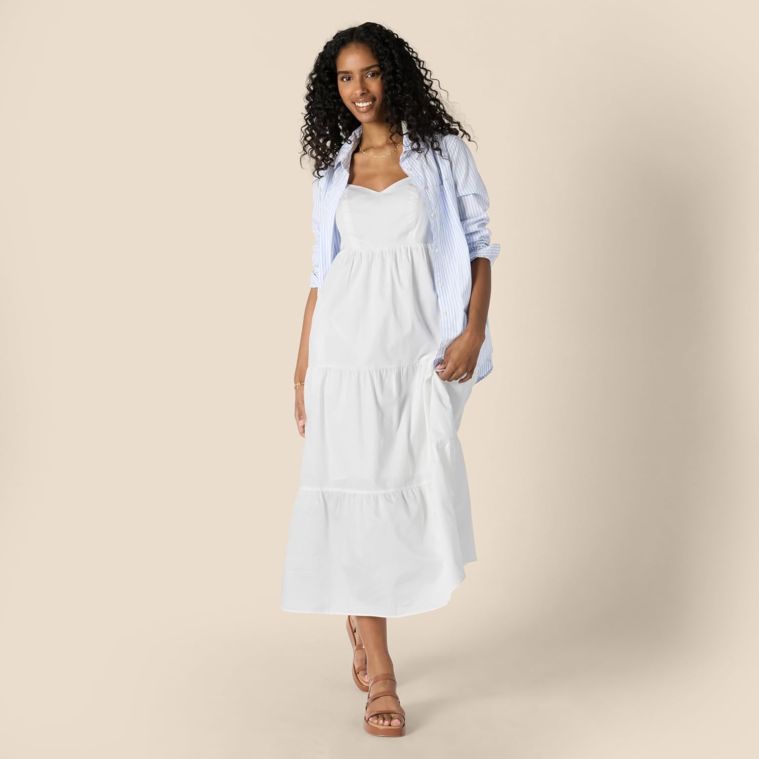 Thumbnail 4 de Amazon Essentials Damen gestuftes Fit-and-Flare-Maxikleid aus Baumwollsatin mit Empire-Taille