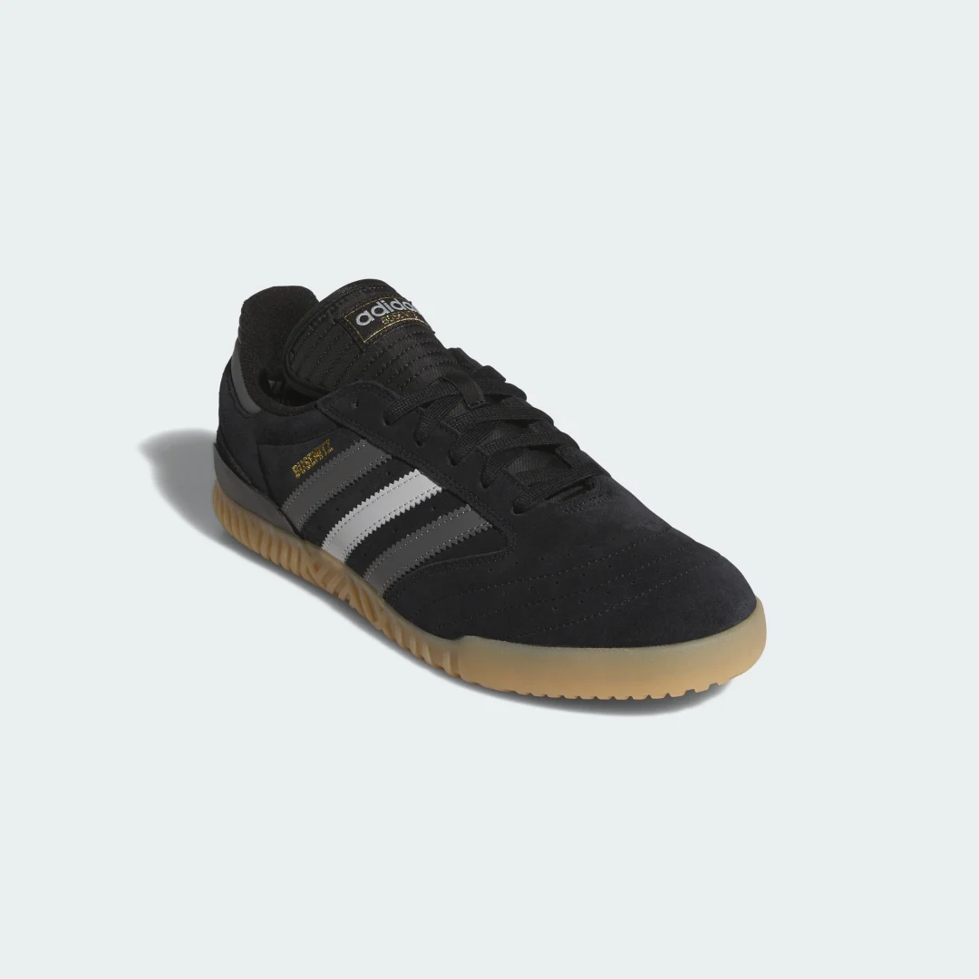Detalle 2 de Zapatilla BUSENITZ INDOOR SUPER de Adidas: versatilidad para uso en interiores