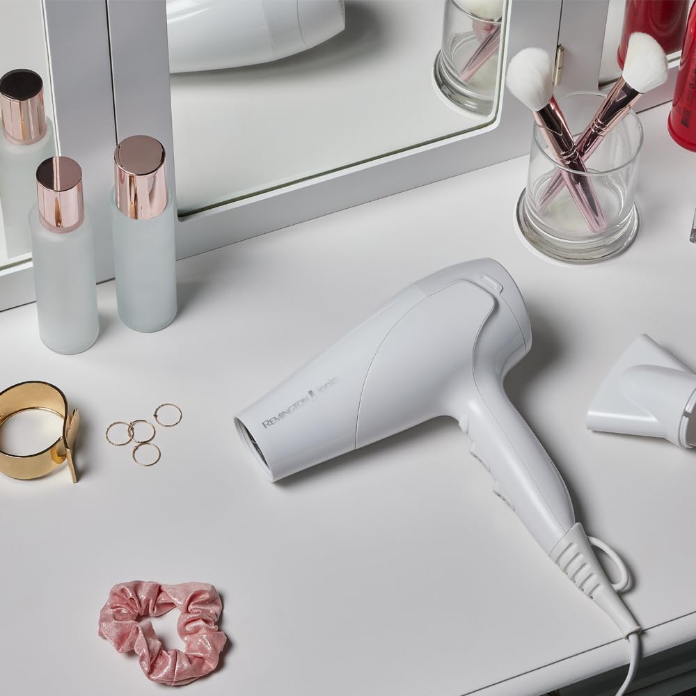 Thumbnail 1 de Remington Sèche-cheveux ionique D3199 2200 W : puissant et léger pour un brushing plus doux