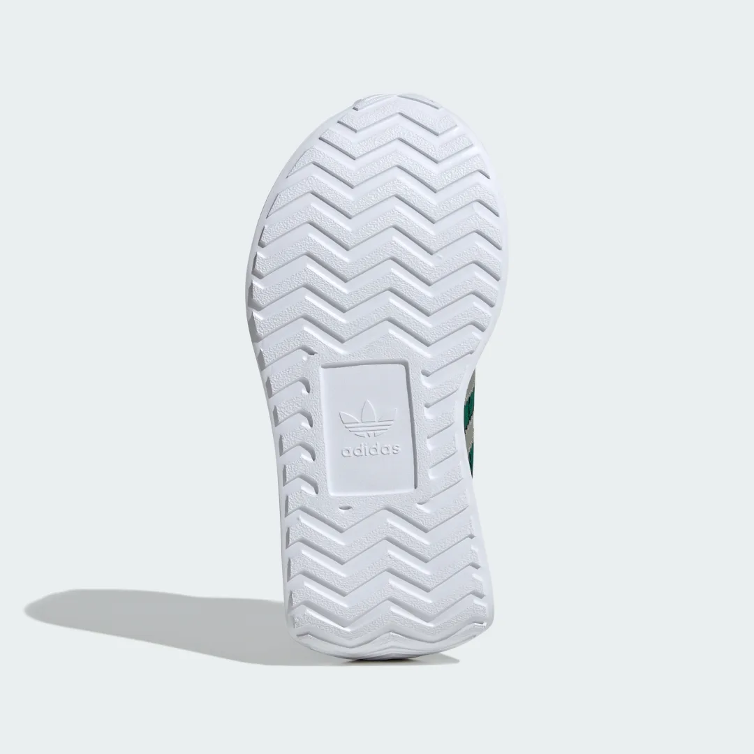 Detalle de Country XLG Shoes Kids de Adidas — zapatillas verdes para niños