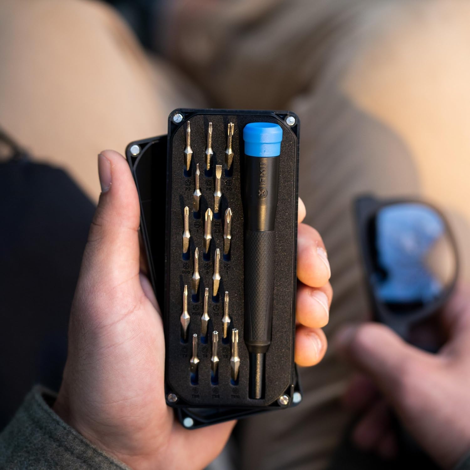 Detalle 2 de iFixit Minnow Driver Kit 精密ドライバーセット 4mmビット16本・磁石式ケース