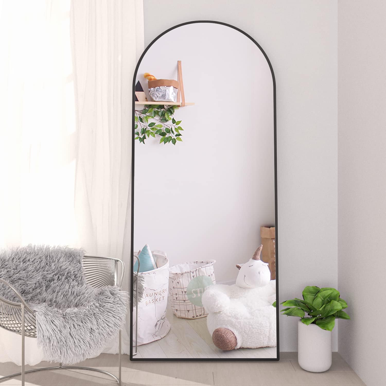 Detalle de NEUWEABY Arched Floor Mirror, 65" x 24", Black Aluminum Frame