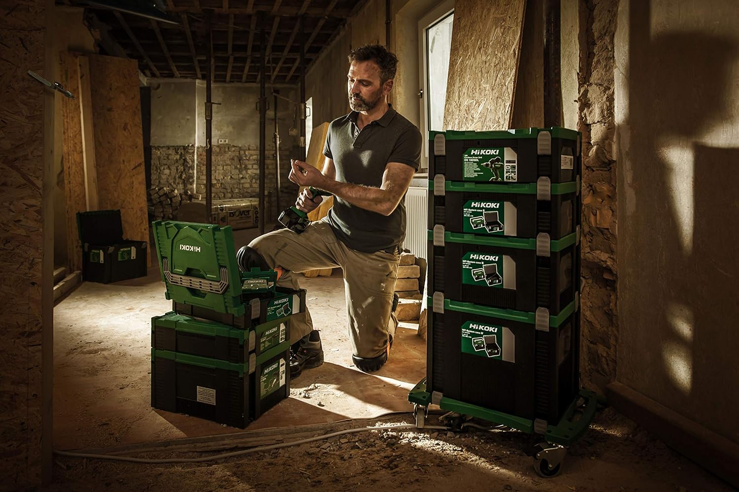 Detalle 2 de Hikoki 402538 cassetta attrezzi impilabile nero/verde, compatibile con Hit System Case II–IV