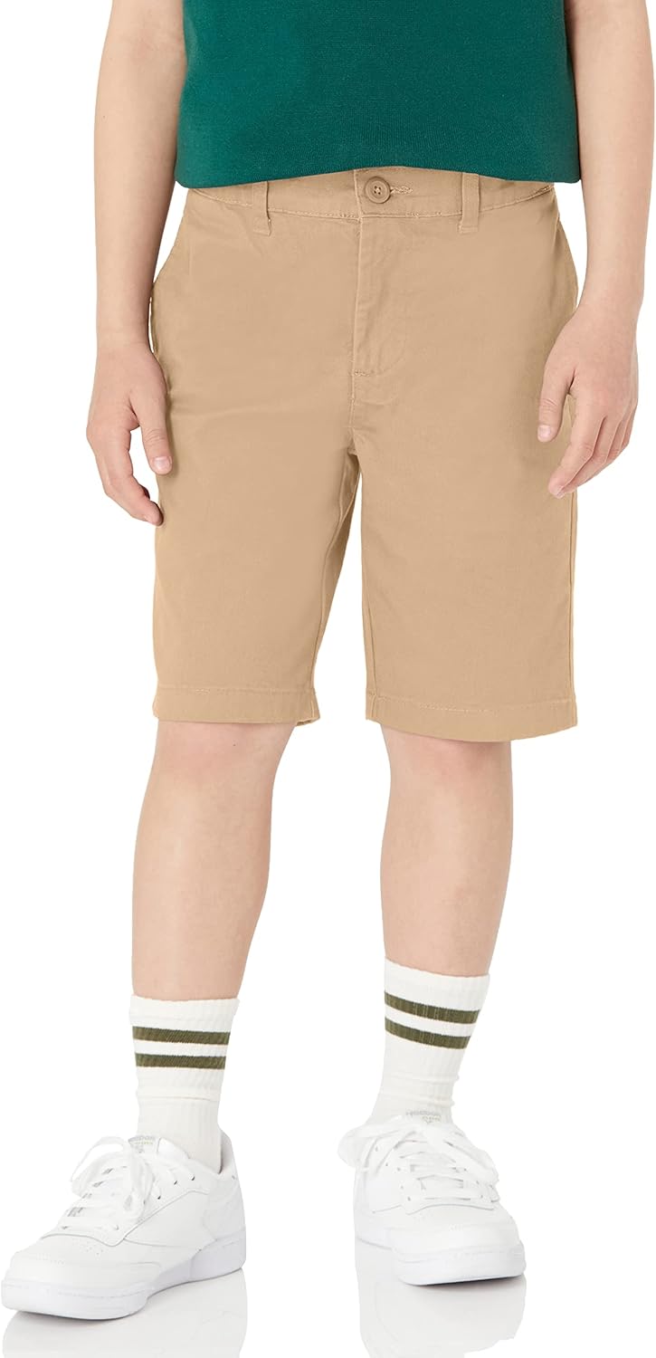 Detalle 2 de Amazon Essentials Jungen Gewebte Uniform-Shorts mit Flacher Vorderseite (knitterfrei) – schlichte Chino-Shorts für Schule und Alltag